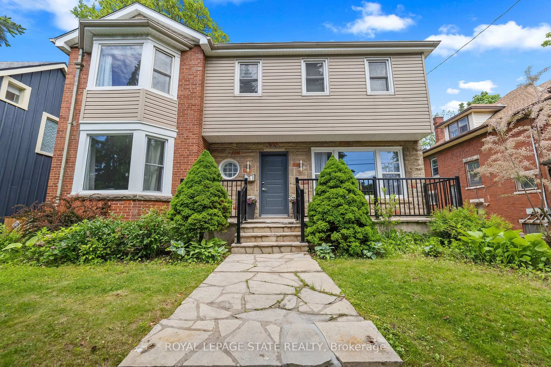 Photo 3 of 366 Aberdeen Avenue, Hamilton, Kirkendall — HOMEH