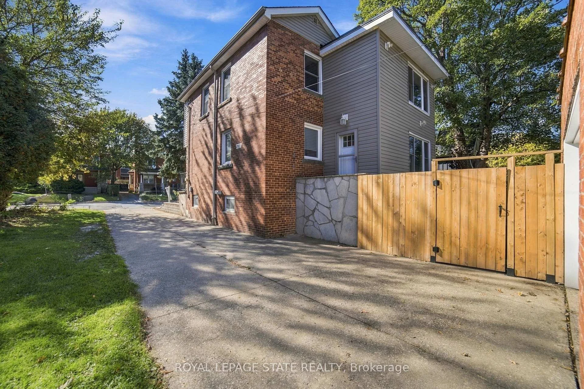 Photo 55 of 366 Aberdeen Avenue, Hamilton, Kirkendall — HOMEH