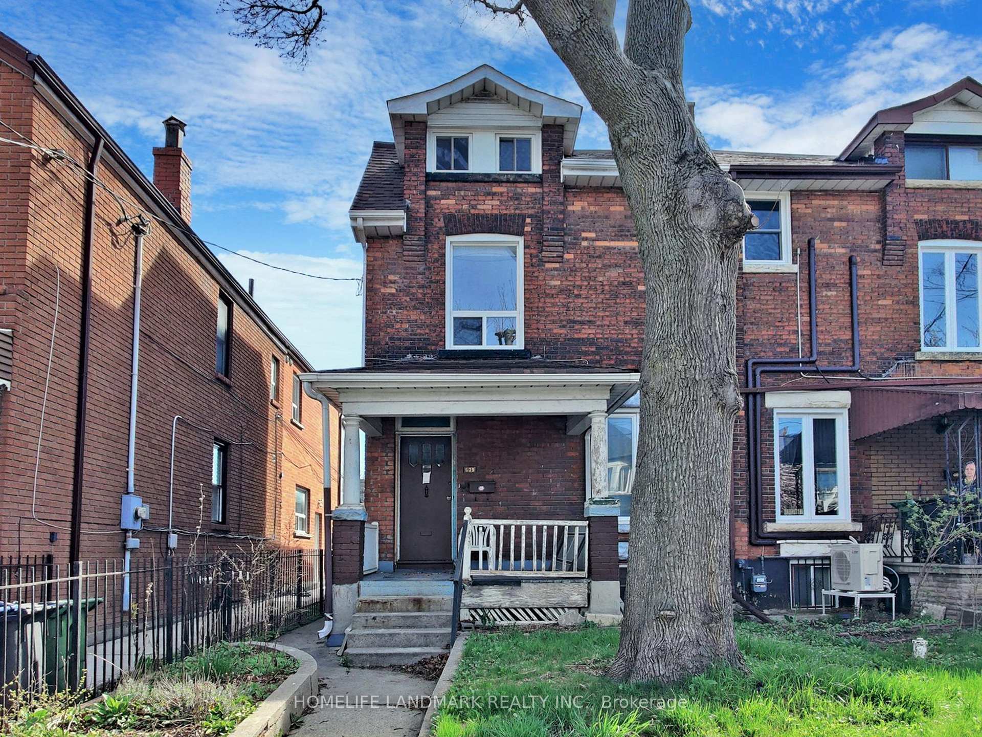 Photo 1 of Unit Upper, 609 Ossington Avenue, Toronto, Palmerston-Little Italy — HOMEH