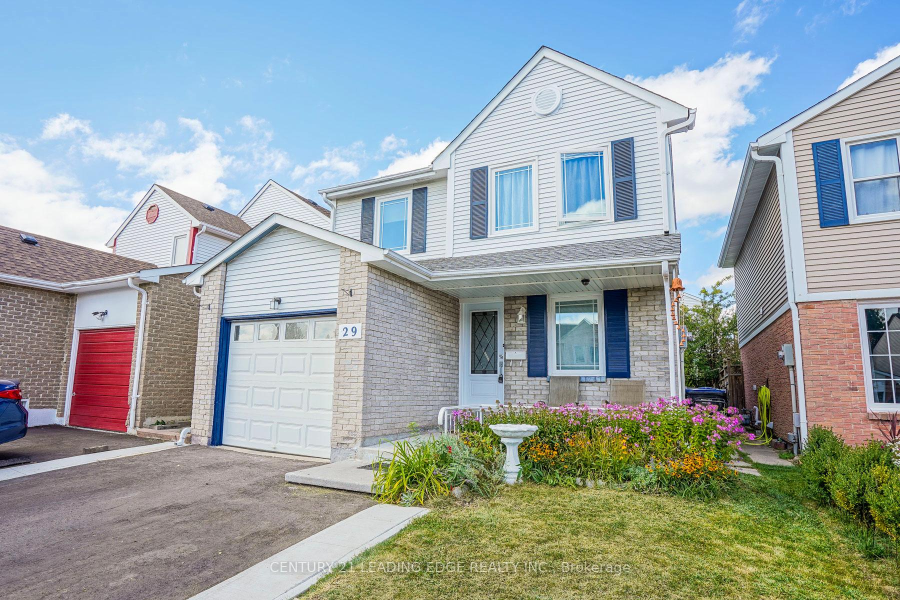 Photo 3 of Unit Upper, 29 Junewood Crescent, Brampton, Northgate — HOMEH