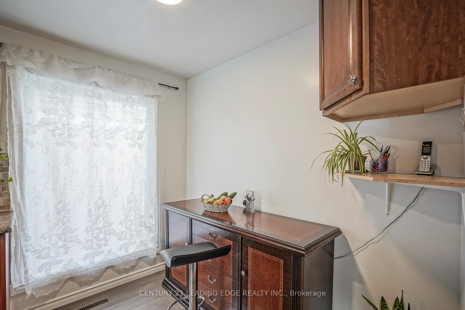 Photo 8 of Unit Upper, 29 Junewood Crescent, Brampton, Northgate — HOMEH