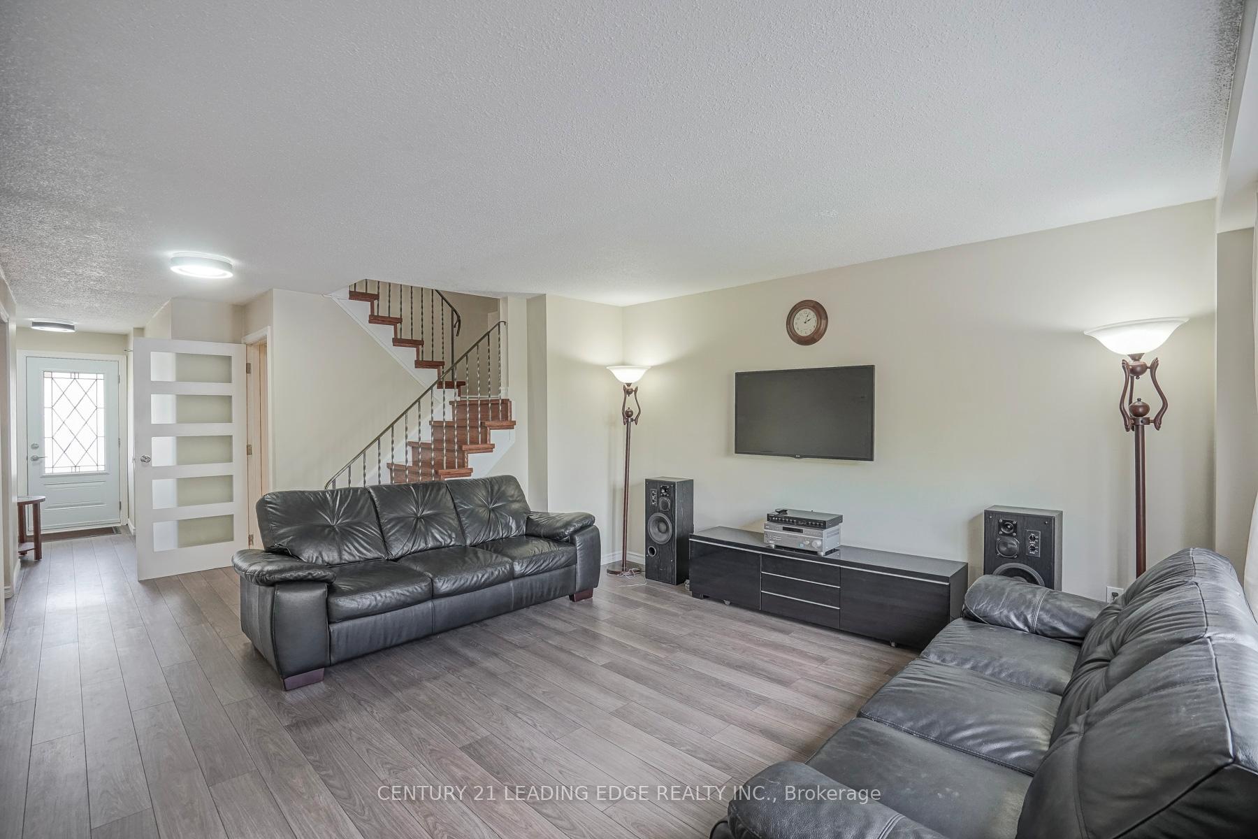 Photo 14 of Unit Upper, 29 Junewood Crescent, Brampton, Northgate — HOMEH