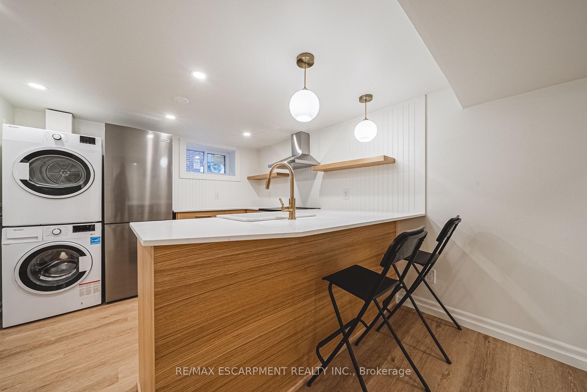 Photo of Unit Lower, 113 Erin Avenue