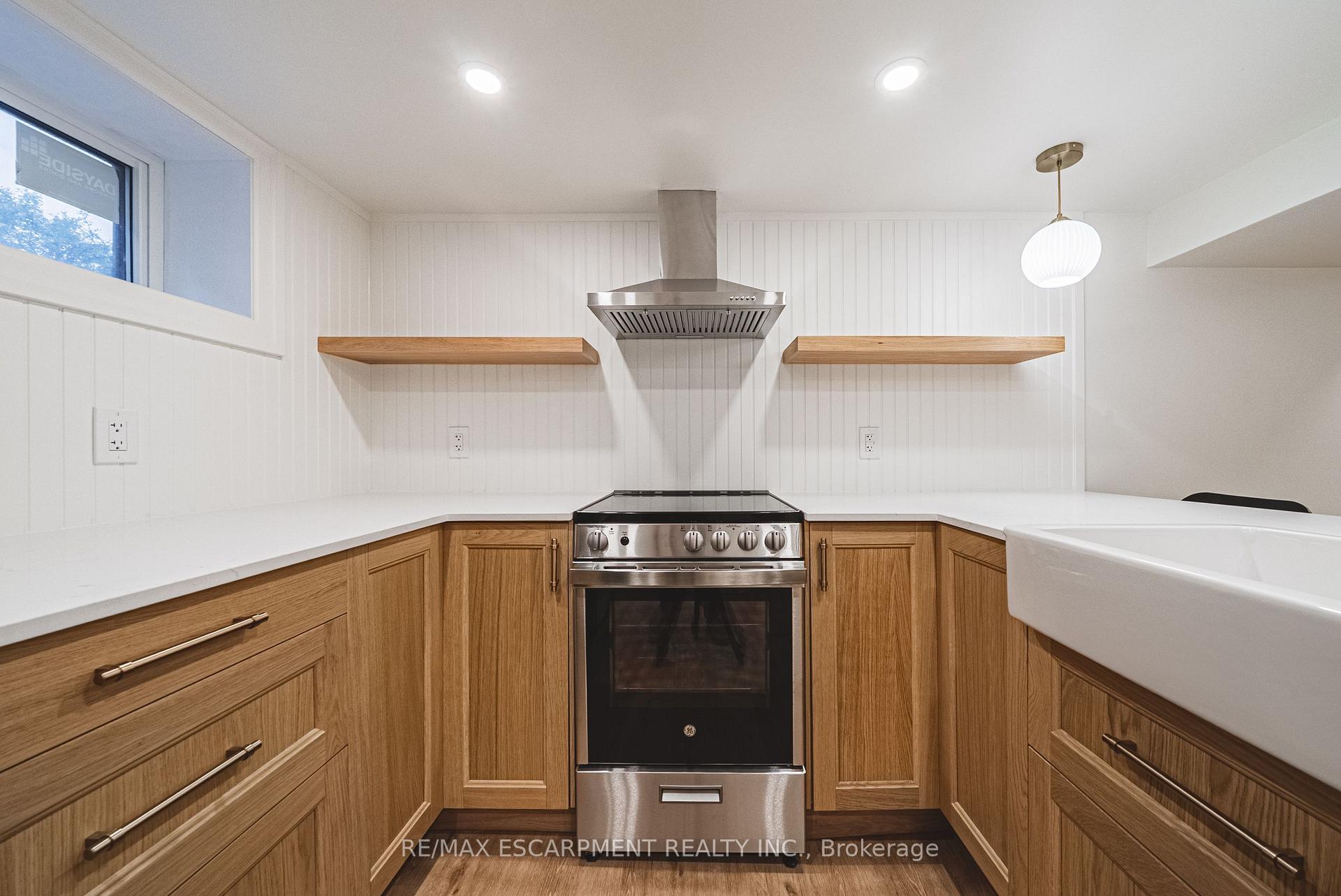 Photo 3 of Unit Lower, 113 Erin Avenue, Hamilton, Rosedale — HOMEH