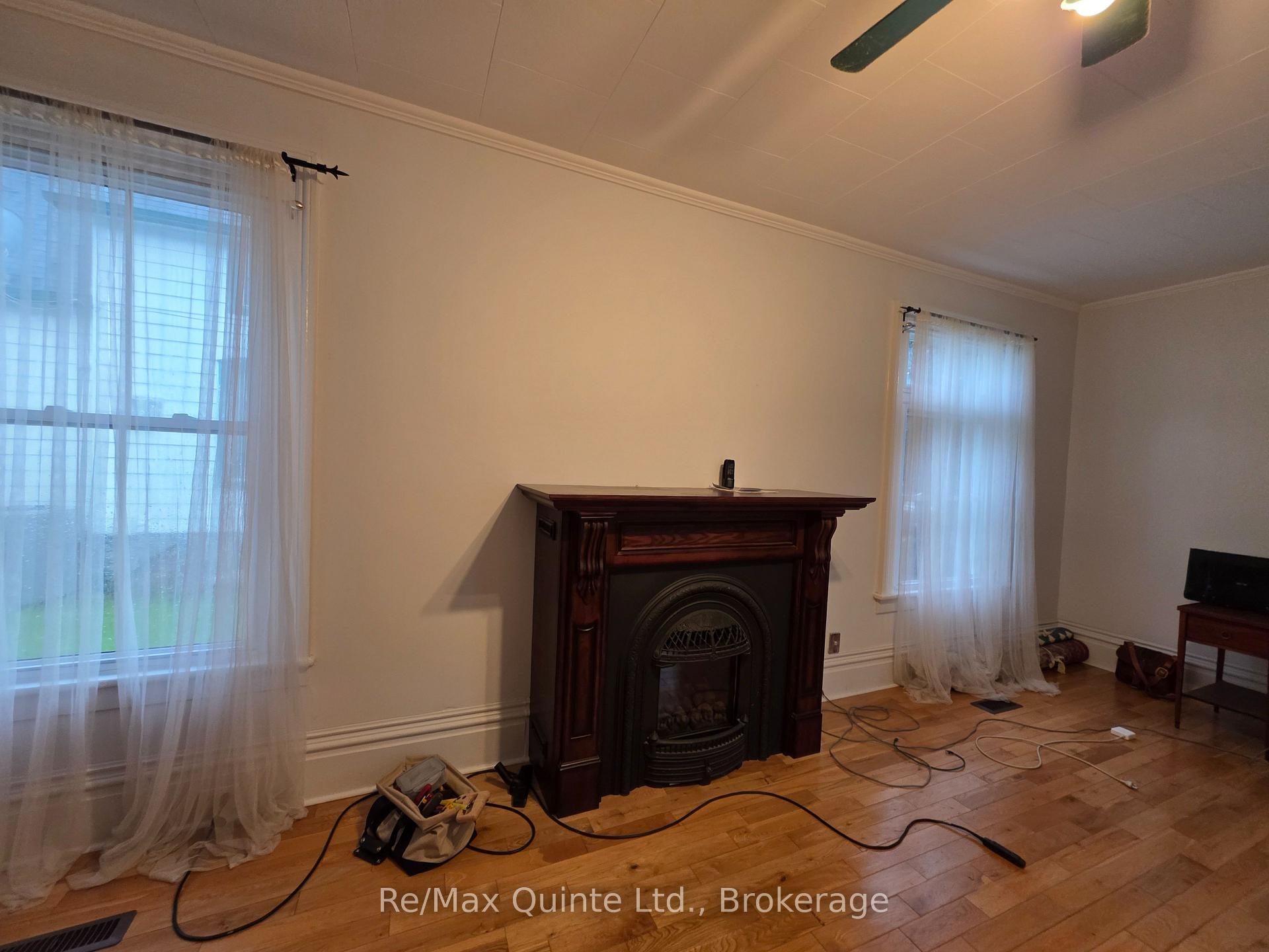 Photo 4 of 10 Jane Street, Prince Edward County, Picton Ward — HOMEH