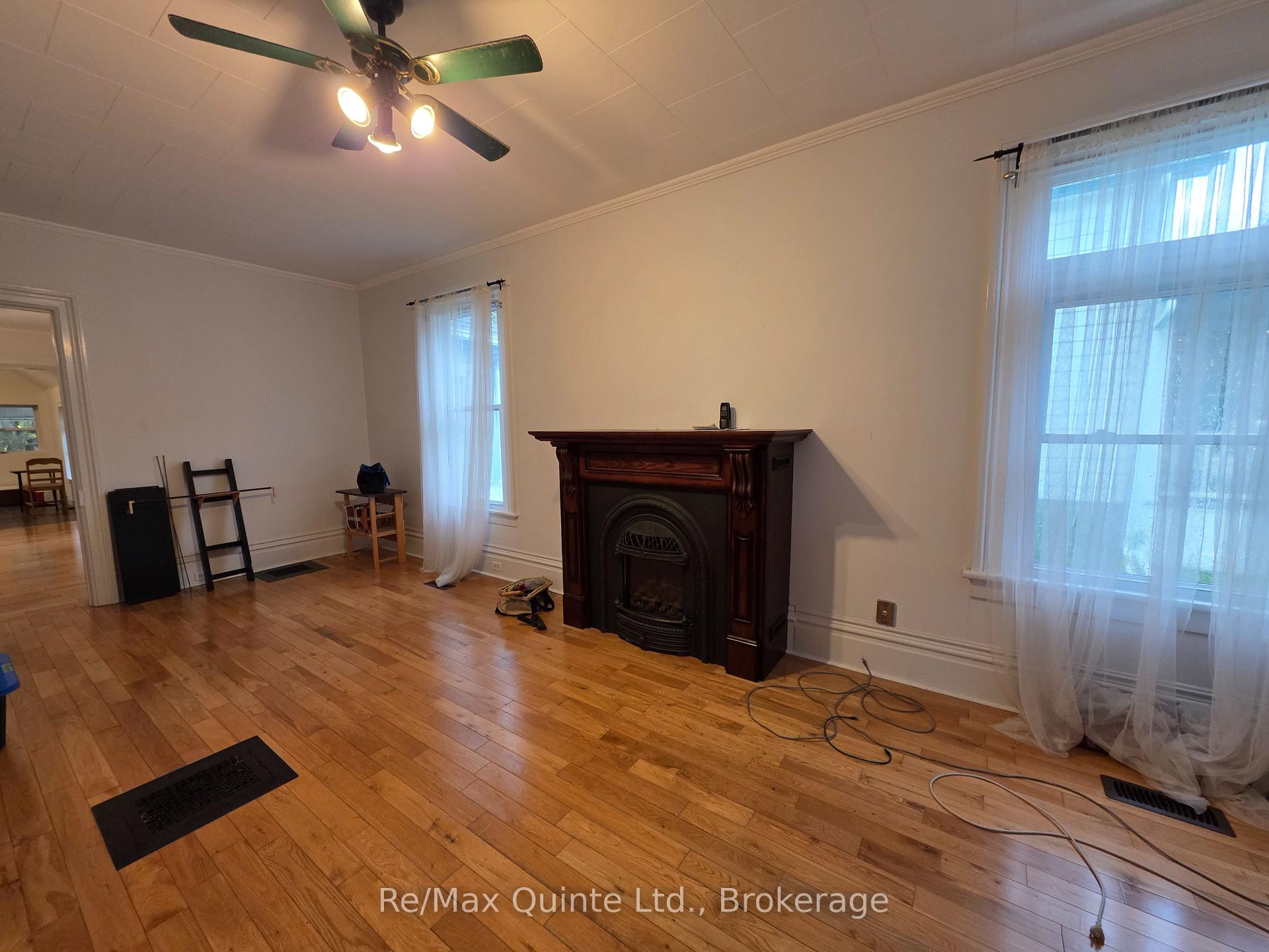 Photo 5 of 10 Jane Street, Prince Edward County, Picton Ward — HOMEH