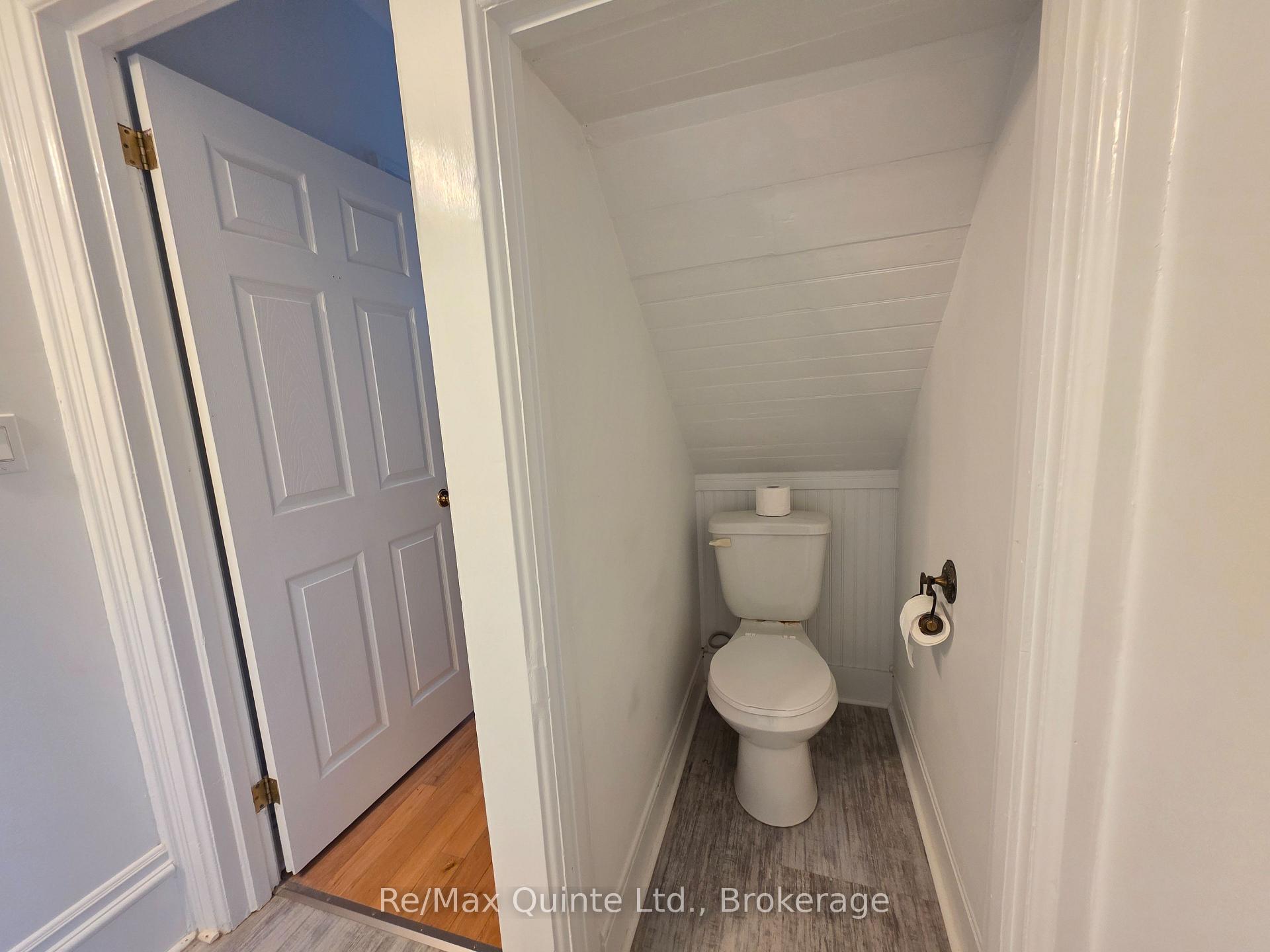 Photo 7 of 10 Jane Street, Prince Edward County, Picton Ward — HOMEH