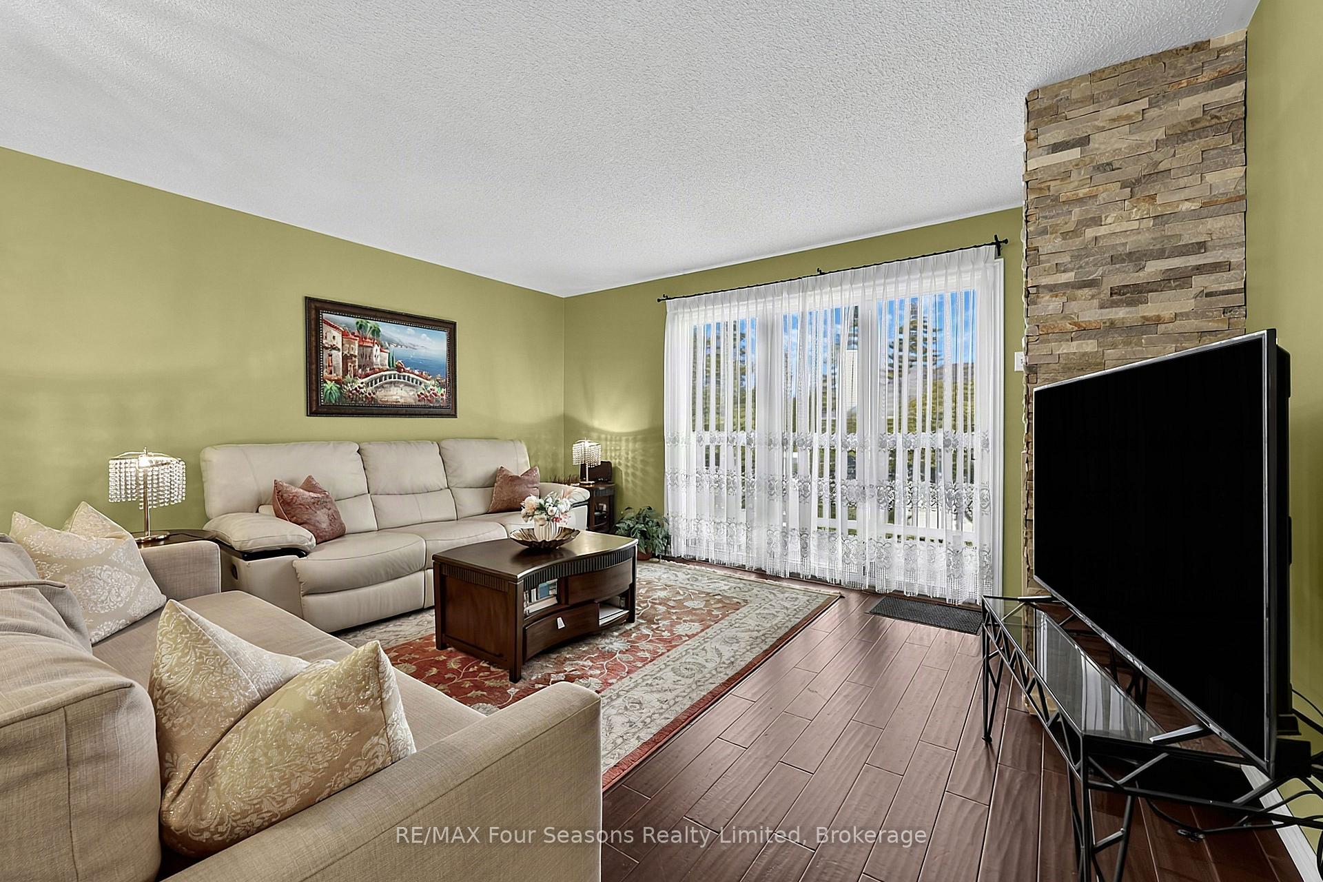 Photo 2 of Unit 839, 34 Dawson Drive, Collingwood — HOMEH