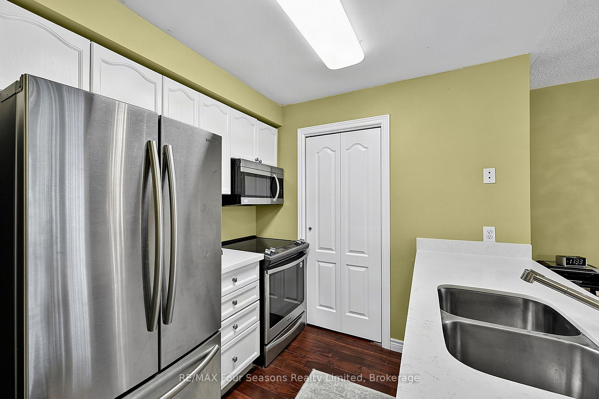 Photo 3 of Unit 839, 34 Dawson Drive, Collingwood — HOMEH