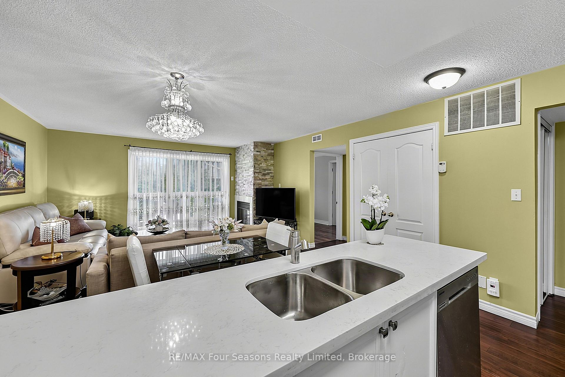 Photo 8 of Unit 839, 34 Dawson Drive, Collingwood — HOMEH