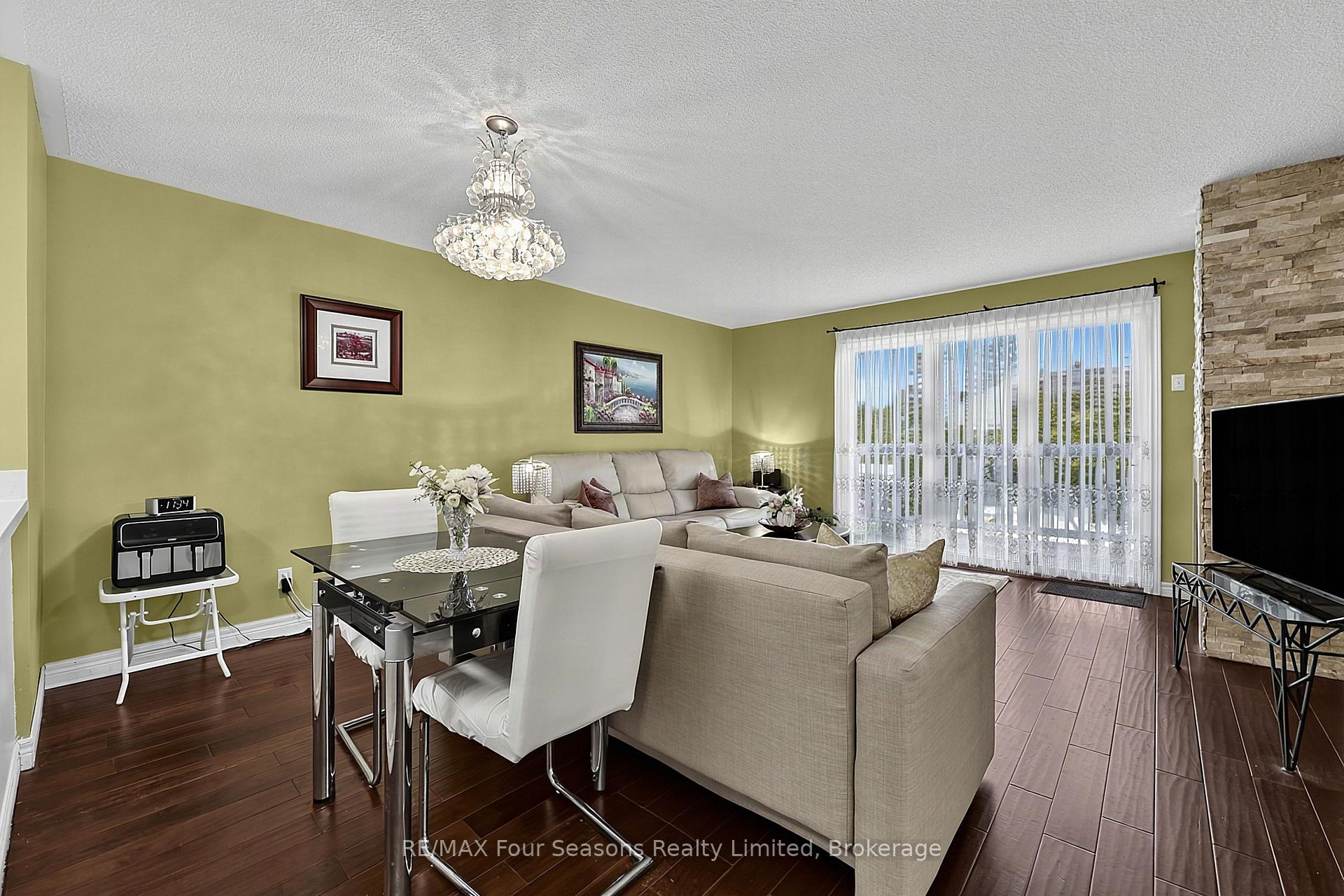 Photo 9 of Unit 839, 34 Dawson Drive, Collingwood — HOMEH