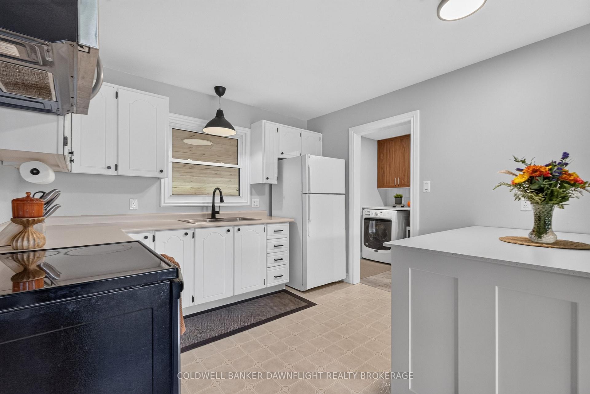 Photo 10 of 368 Station Street, North Middlesex, Parkhill — HOMEH