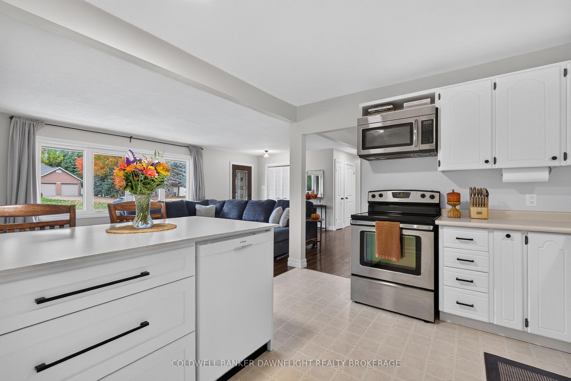 Photo 11 of 368 Station Street, North Middlesex, Parkhill — HOMEH
