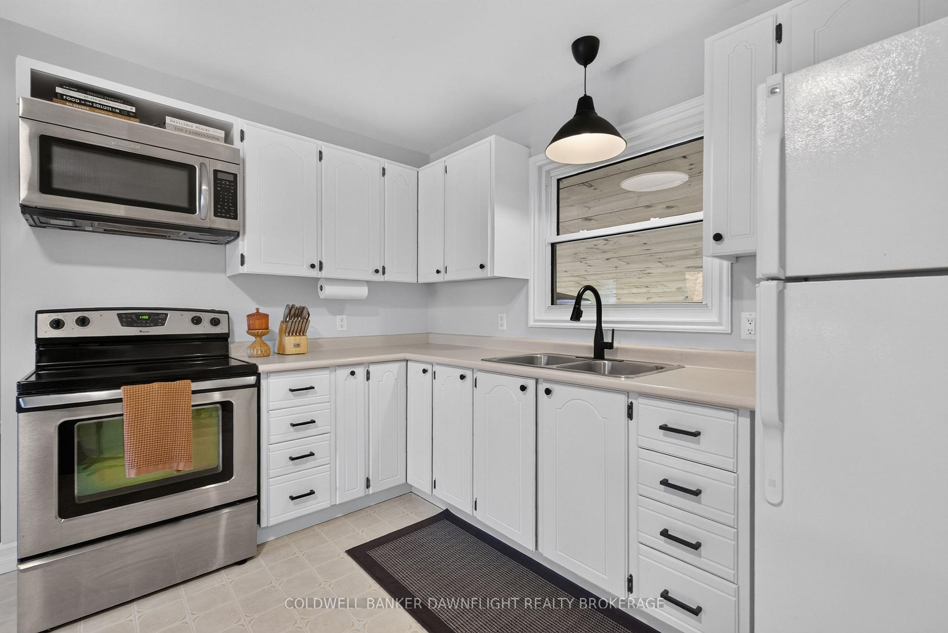 Photo 12 of 368 Station Street, North Middlesex, Parkhill — HOMEH