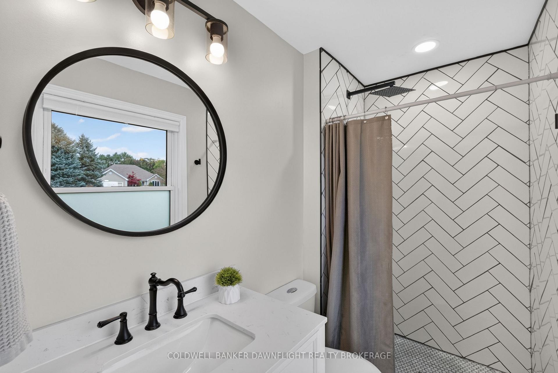 Photo 18 of 368 Station Street, North Middlesex, Parkhill — HOMEH