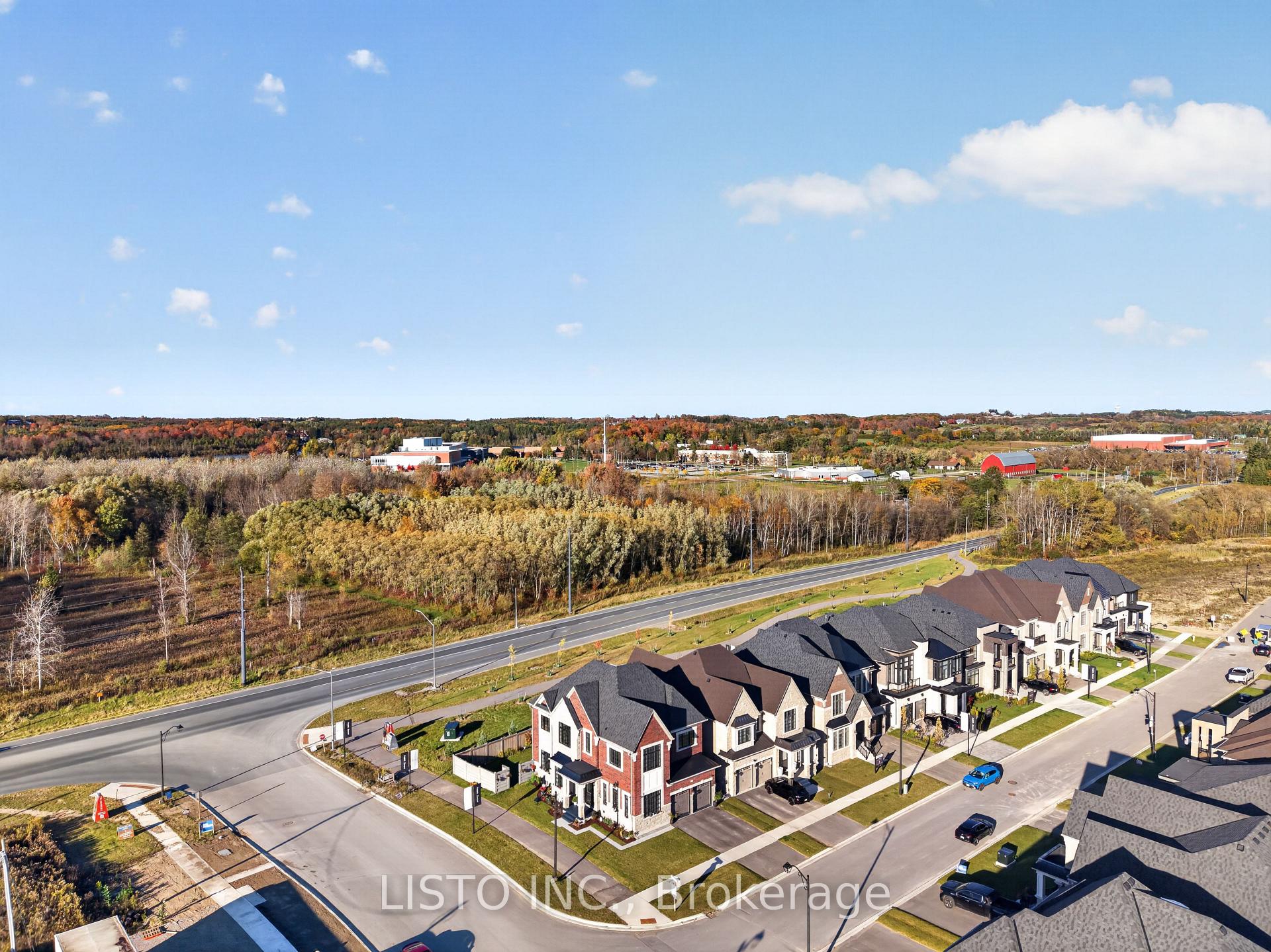 Photo 5 of 2 Heart Lake Circle N, King, King City — HOMEH