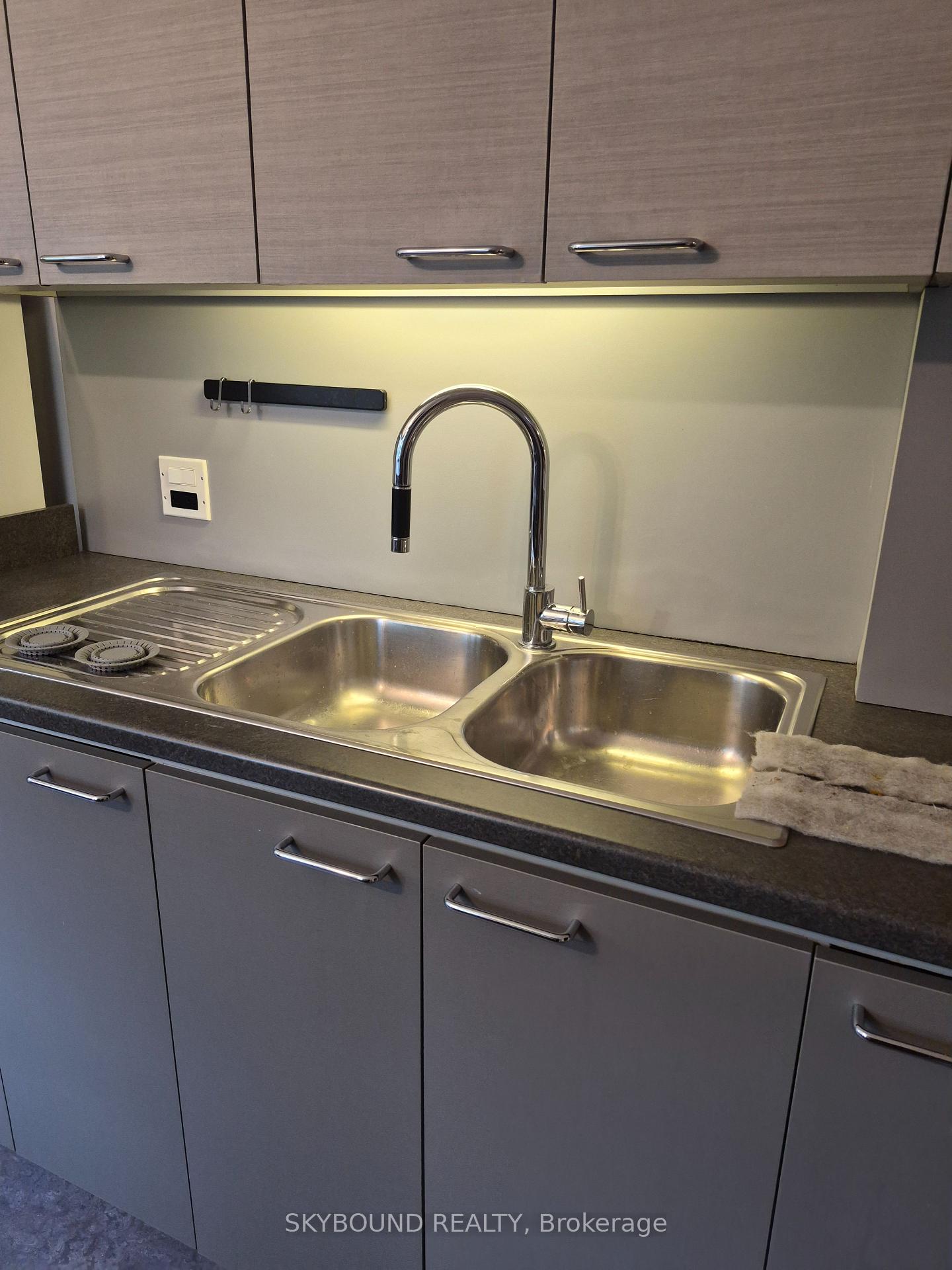 Photo 7 of Unit # Upper, 122 Arundel Avenue, Toronto, Playter Estates-Danforth — HOMEH