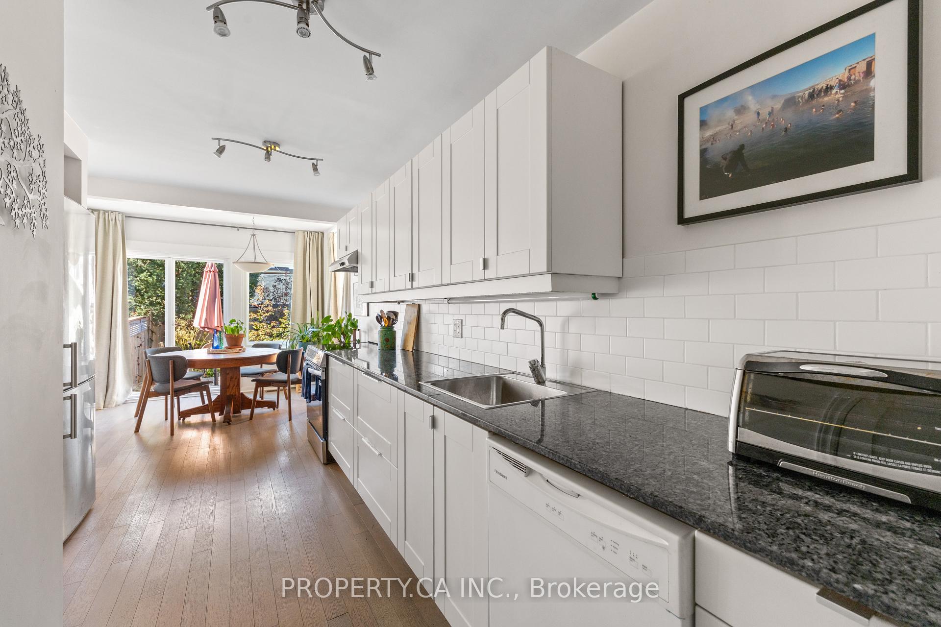 Photo 6 of 620 Crawford Street, Toronto, Palmerston-Little Italy — HOMEH