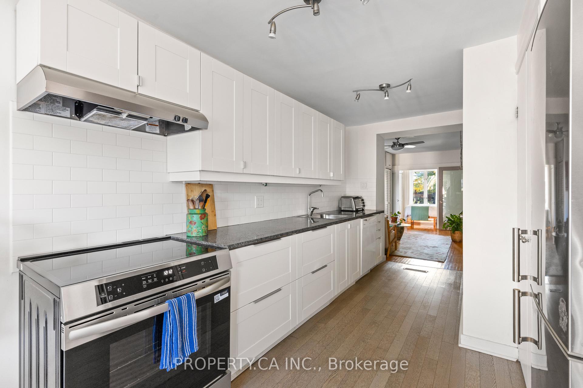 Photo 7 of 620 Crawford Street, Toronto, Palmerston-Little Italy — HOMEH