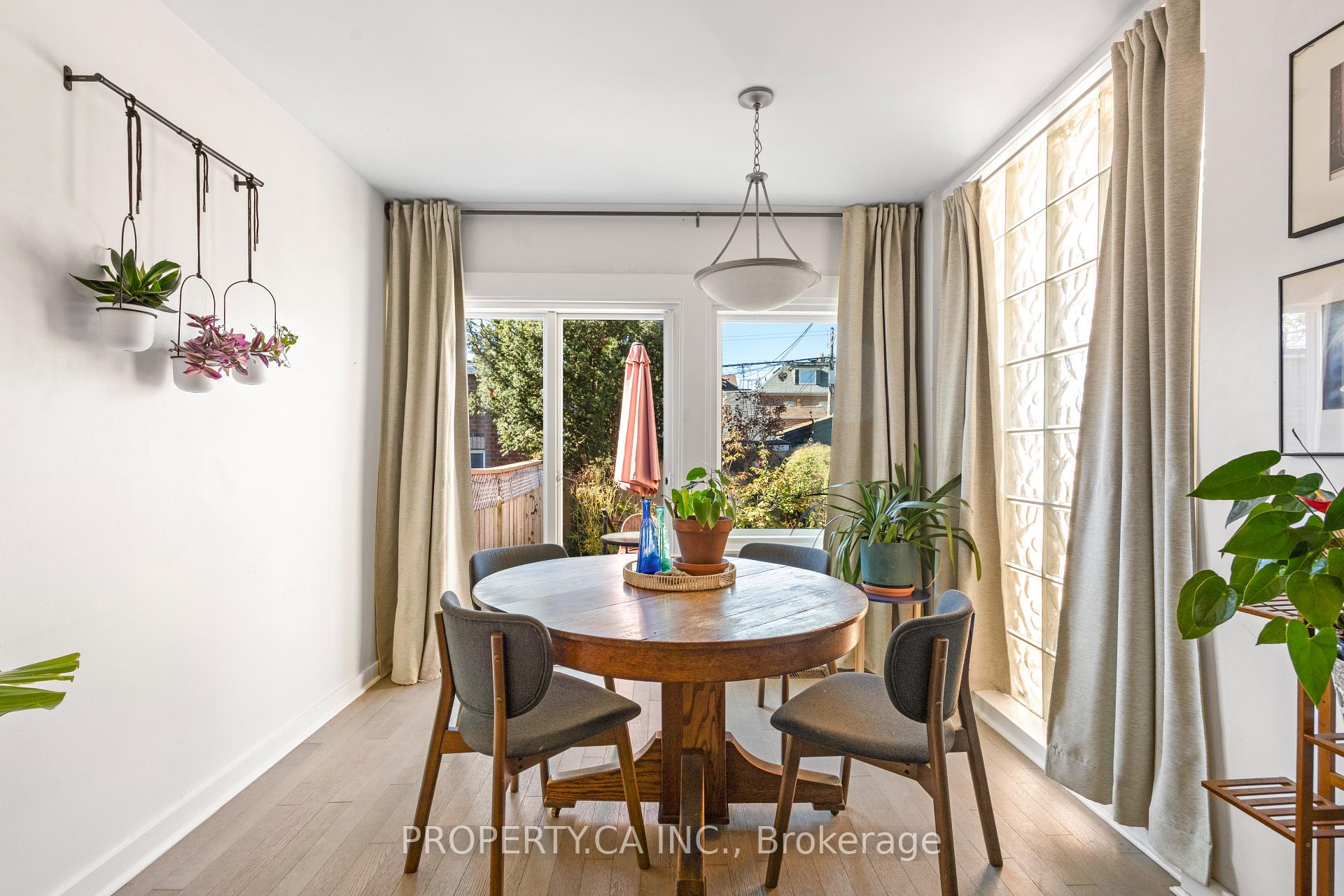 Photo 8 of 620 Crawford Street, Toronto, Palmerston-Little Italy — HOMEH