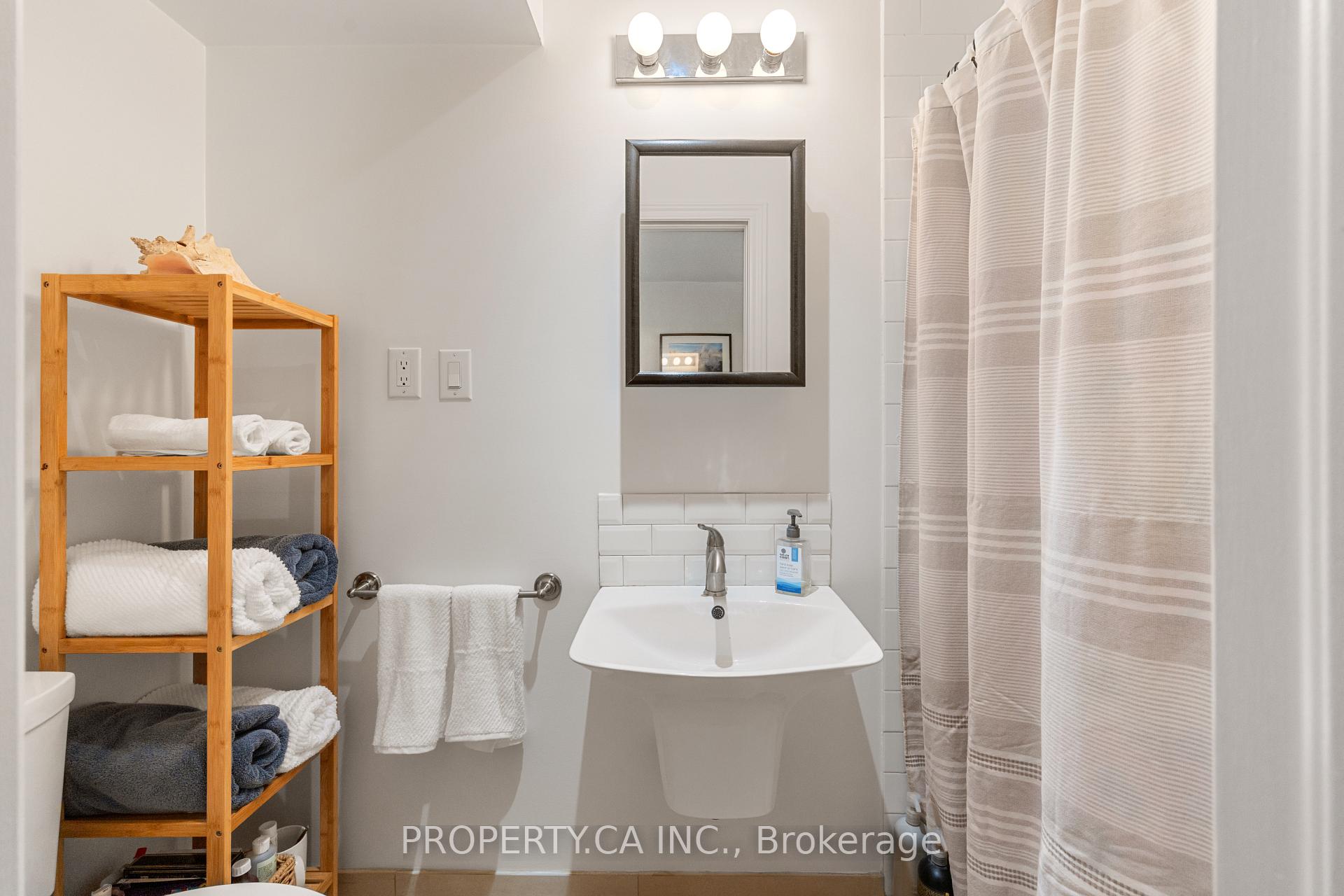 Photo 11 of 620 Crawford Street, Toronto, Palmerston-Little Italy — HOMEH