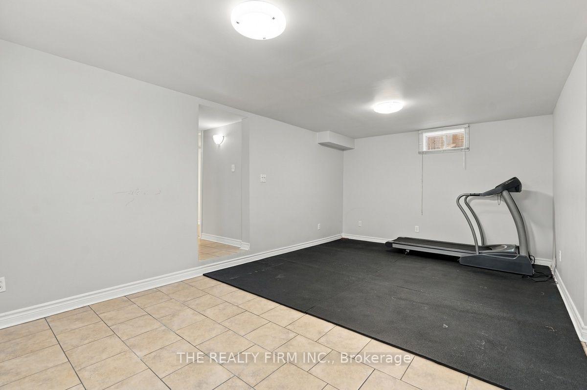 Photo 29 of 755 Marigold Street, London, North C — HOMEH
