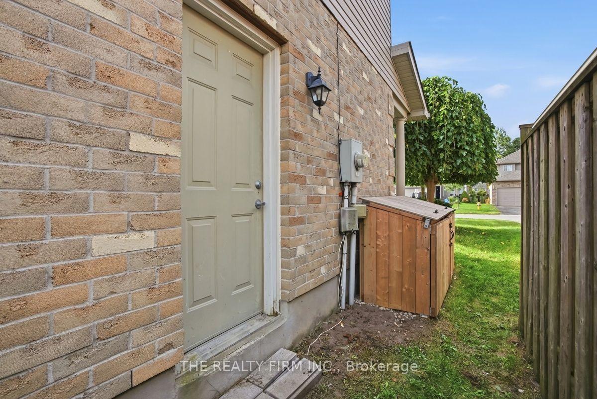 Photo 45 of 755 Marigold Street, London, North C — HOMEH