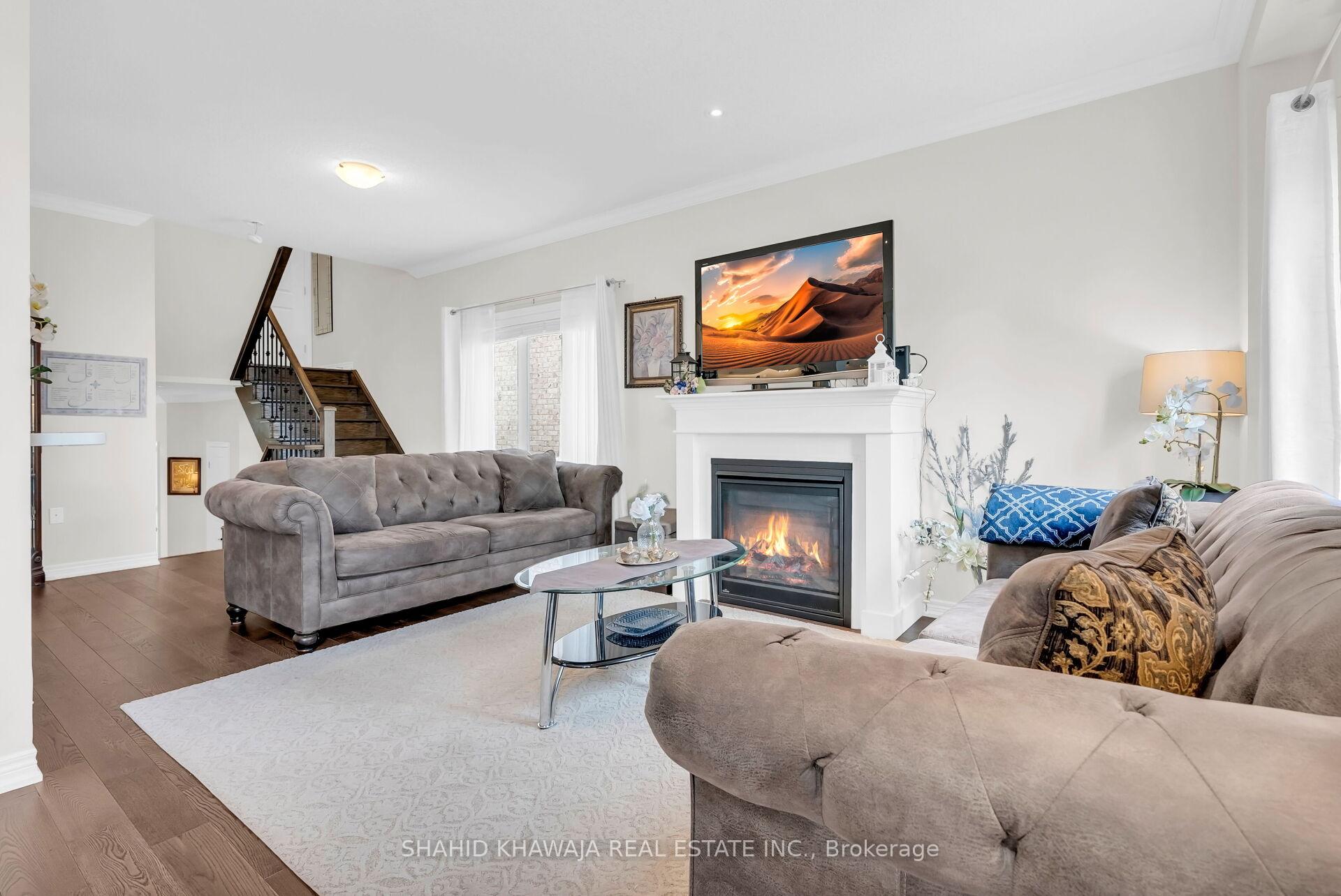 Photo 8 of 49 Candlewood Court, Hamilton, Stoney Creek Mountain — HOMEH