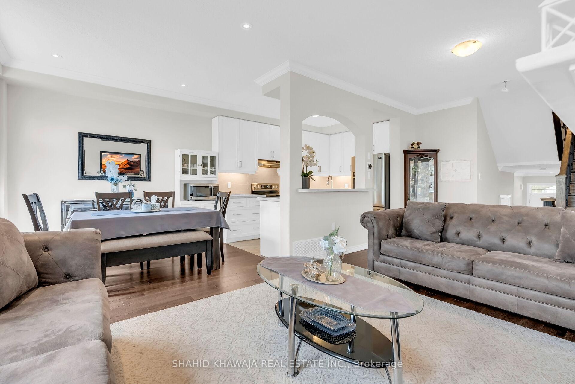 Photo 9 of 49 Candlewood Court, Hamilton, Stoney Creek Mountain — HOMEH