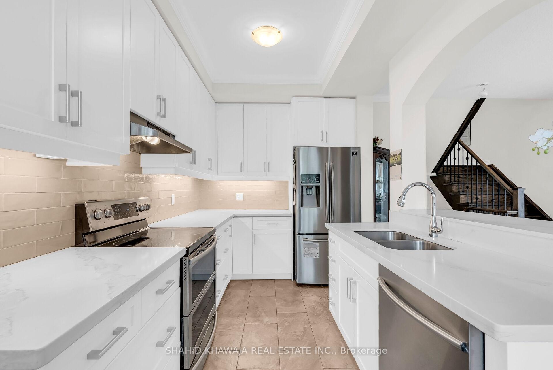 Photo 13 of 49 Candlewood Court, Hamilton, Stoney Creek Mountain — HOMEH