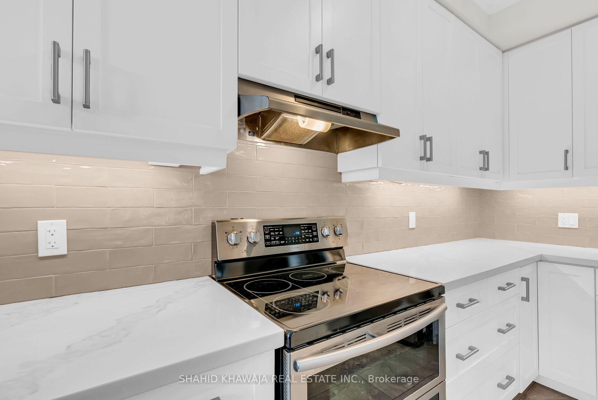 Photo 14 of 49 Candlewood Court, Hamilton, Stoney Creek Mountain — HOMEH