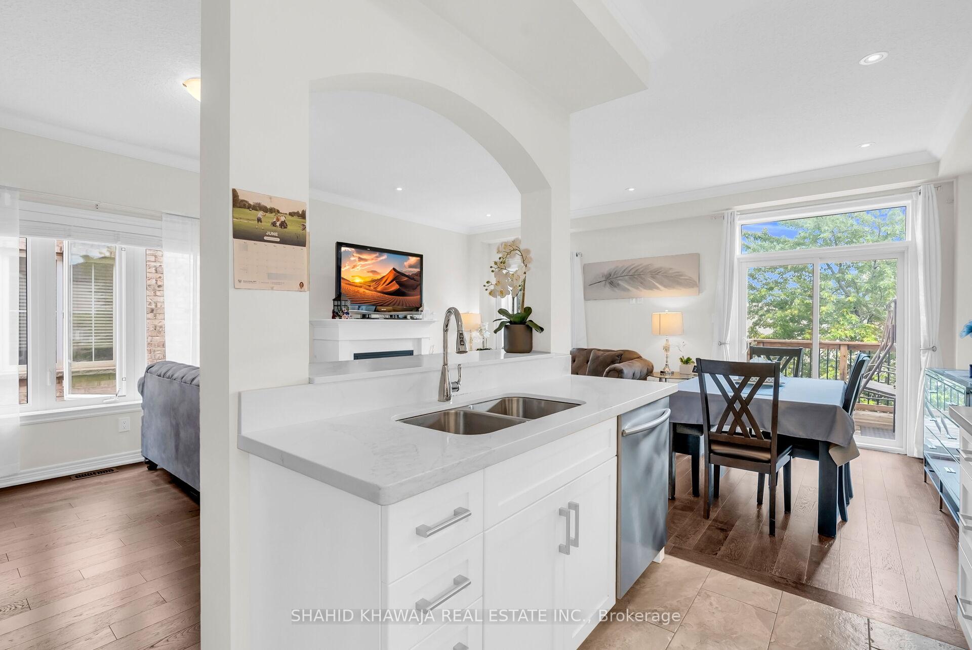 Photo 15 of 49 Candlewood Court, Hamilton, Stoney Creek Mountain — HOMEH
