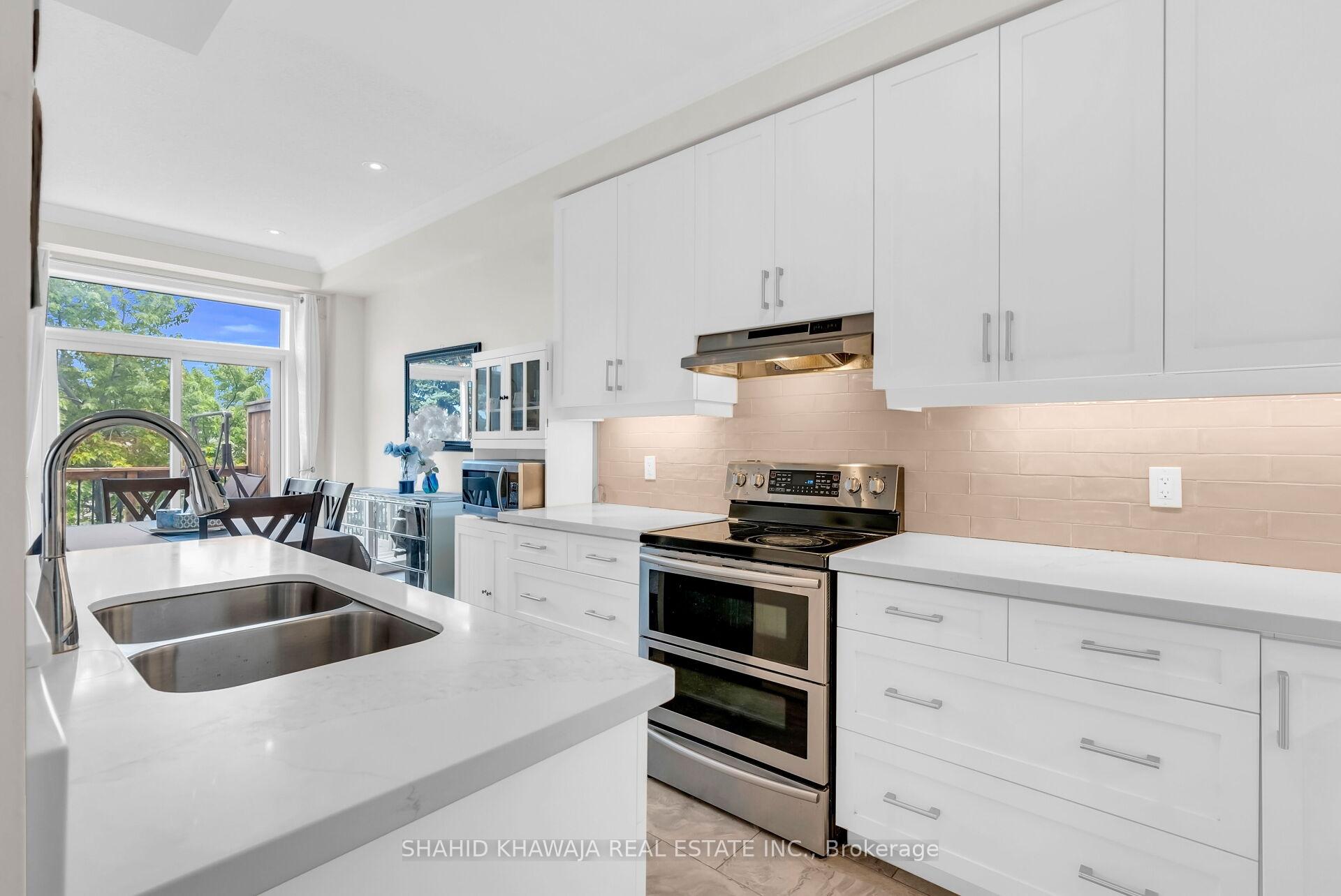 Photo 16 of 49 Candlewood Court, Hamilton, Stoney Creek Mountain — HOMEH
