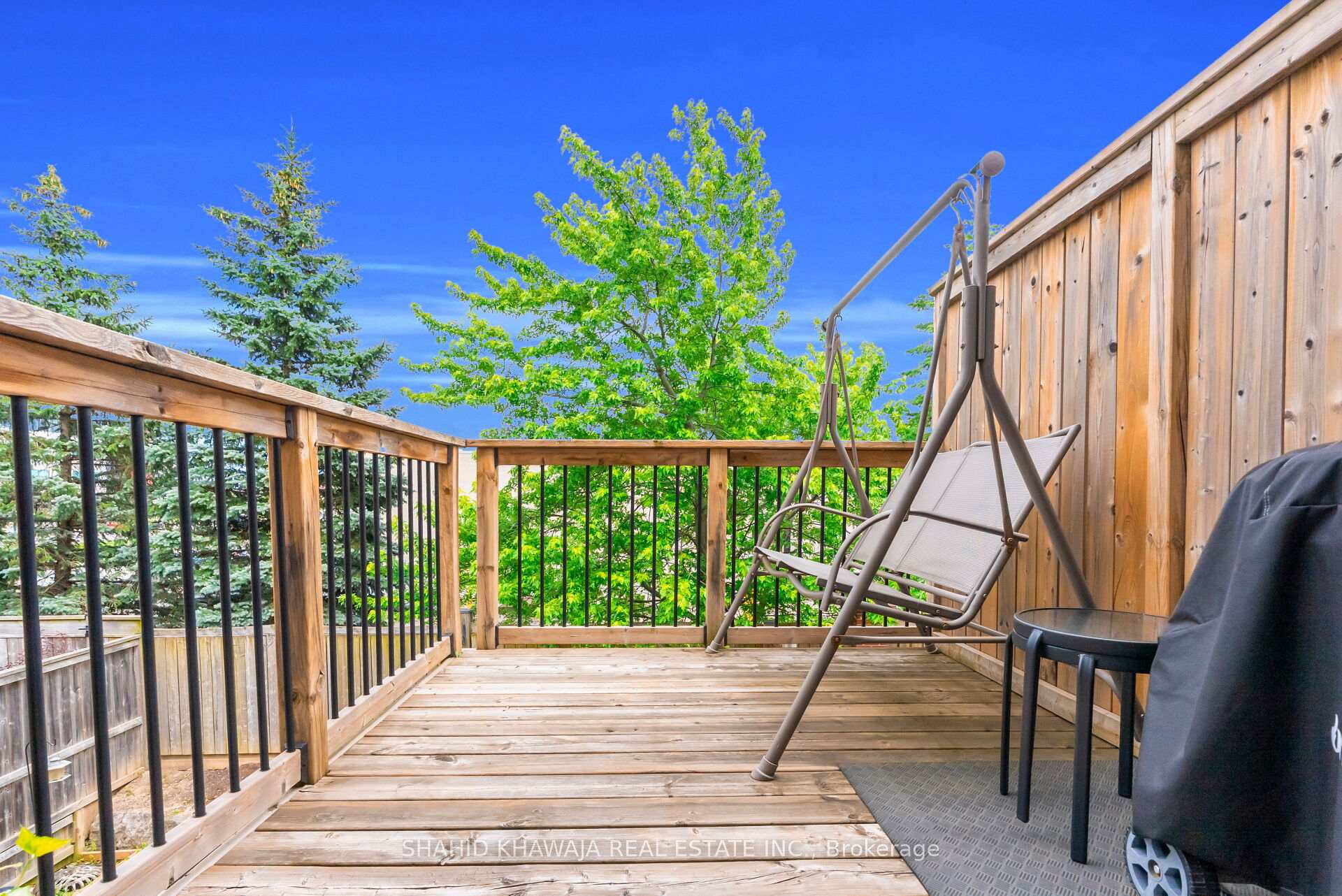 Photo 18 of 49 Candlewood Court, Hamilton, Stoney Creek Mountain — HOMEH