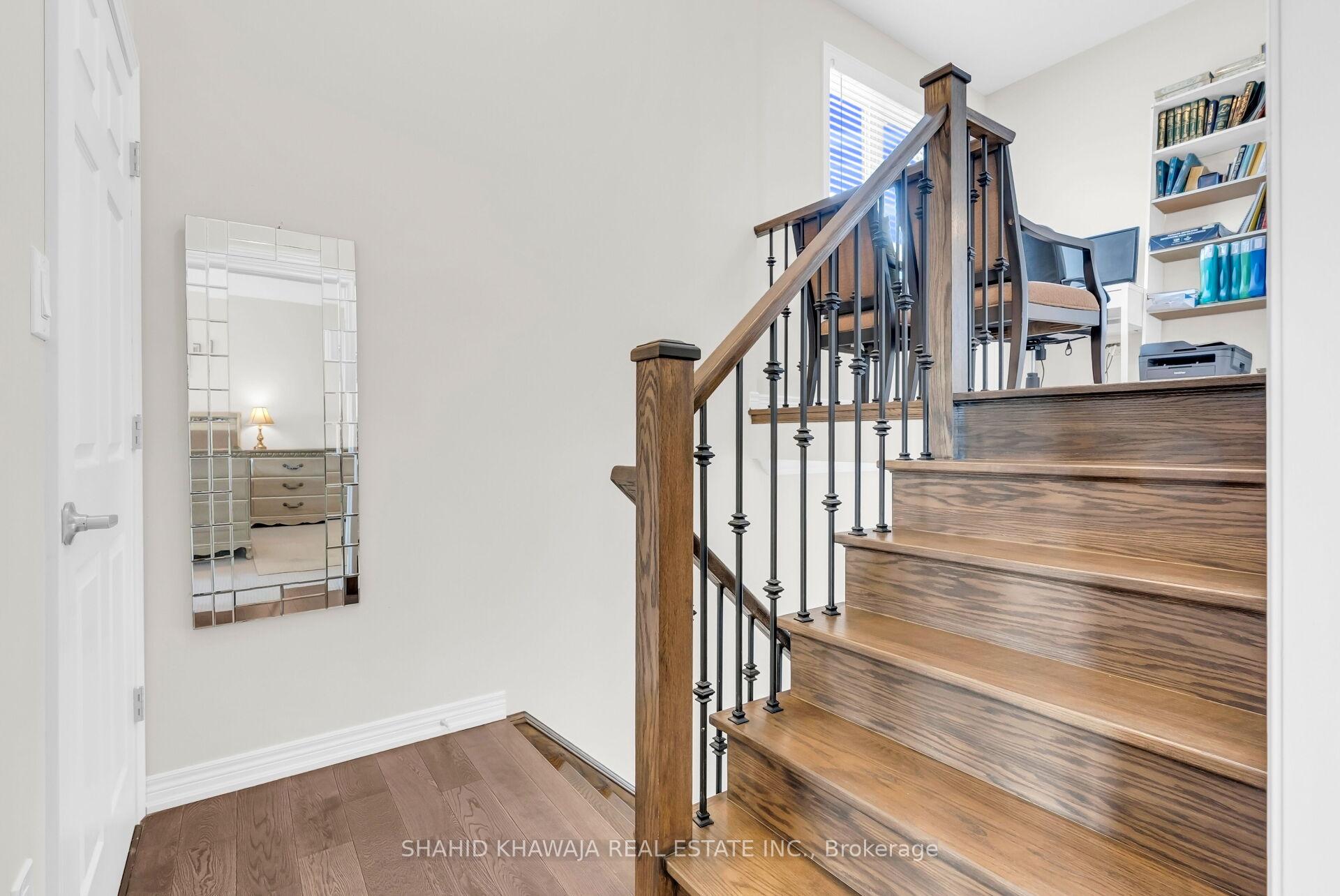 Photo 21 of 49 Candlewood Court, Hamilton, Stoney Creek Mountain — HOMEH