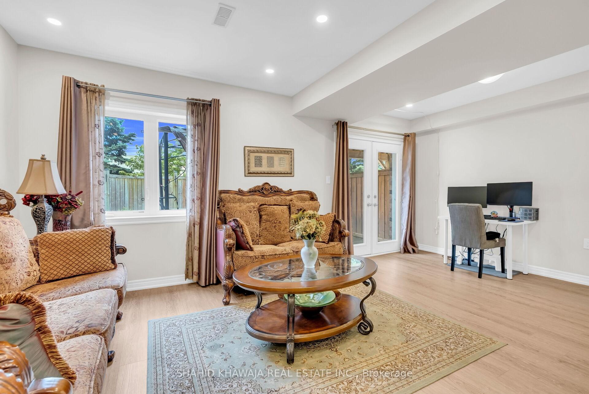 Photo 34 of 49 Candlewood Court, Hamilton, Stoney Creek Mountain — HOMEH
