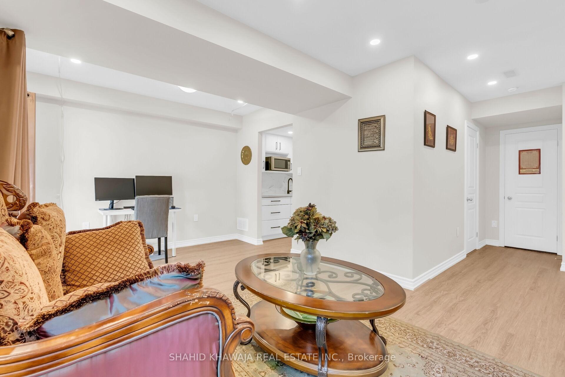 Photo 35 of 49 Candlewood Court, Hamilton, Stoney Creek Mountain — HOMEH