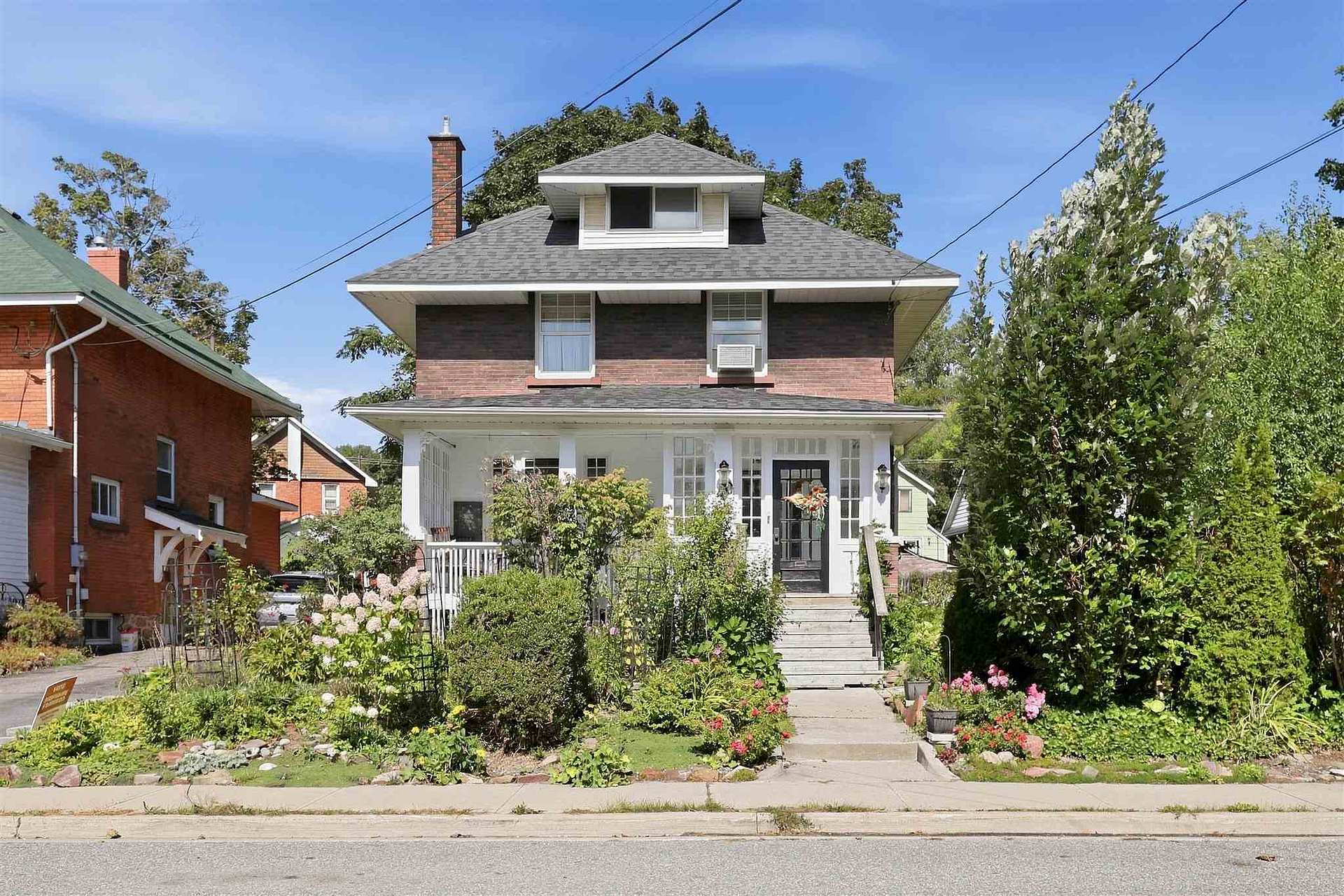 Photo of 40 Euclid Road
