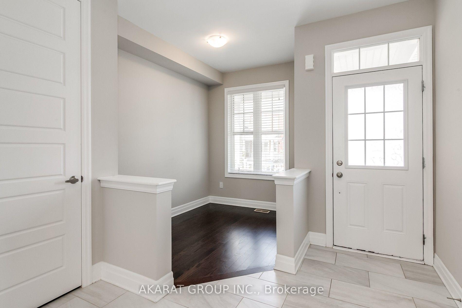 Photo 3 of 31 Pickett Place, Cambridge, Silver Heights — HOMEH