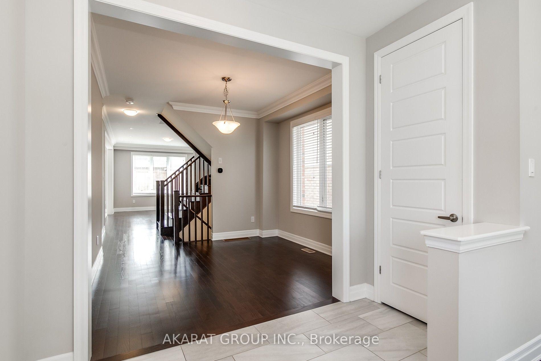 Photo 5 of 31 Pickett Place, Cambridge, Silver Heights — HOMEH