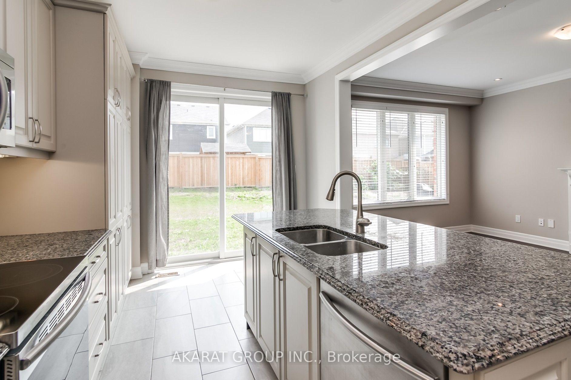 Photo 17 of 31 Pickett Place, Cambridge, Silver Heights — HOMEH