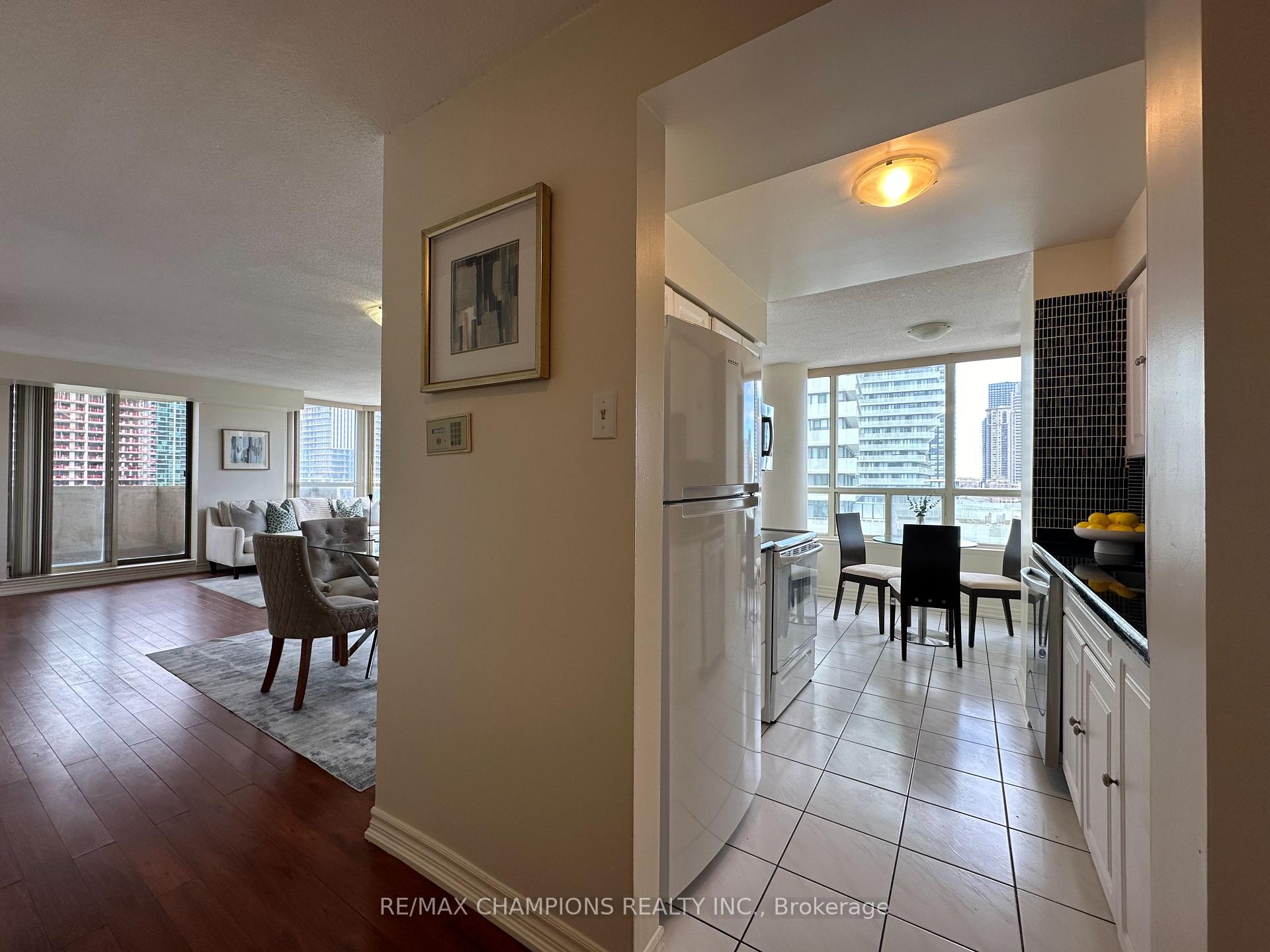 Photo 6 of Unit 1204, 400 Webb Drive, Mississauga, City Centre — HOMEH