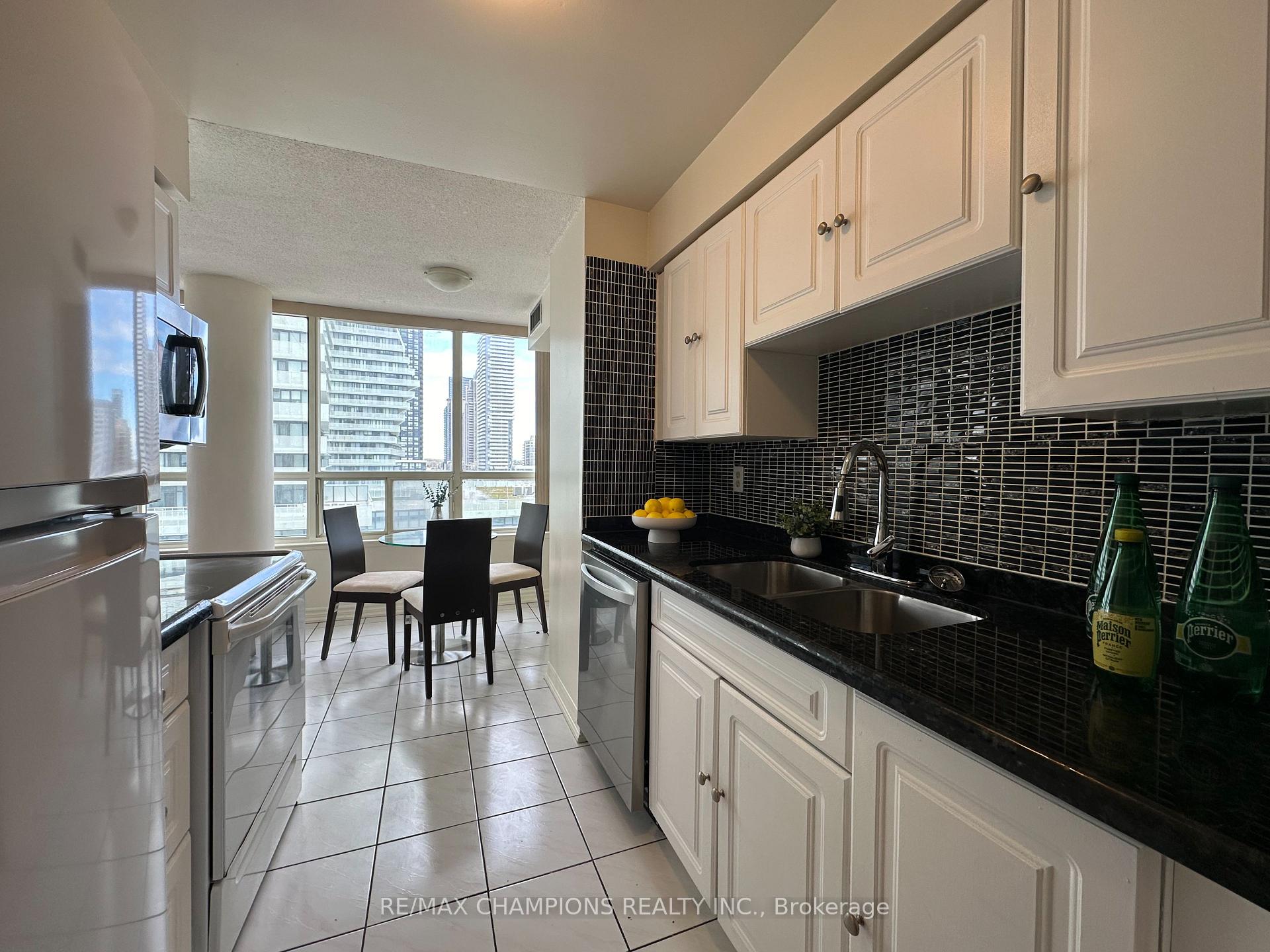 Photo 7 of Unit 1204, 400 Webb Drive, Mississauga, City Centre — HOMEH