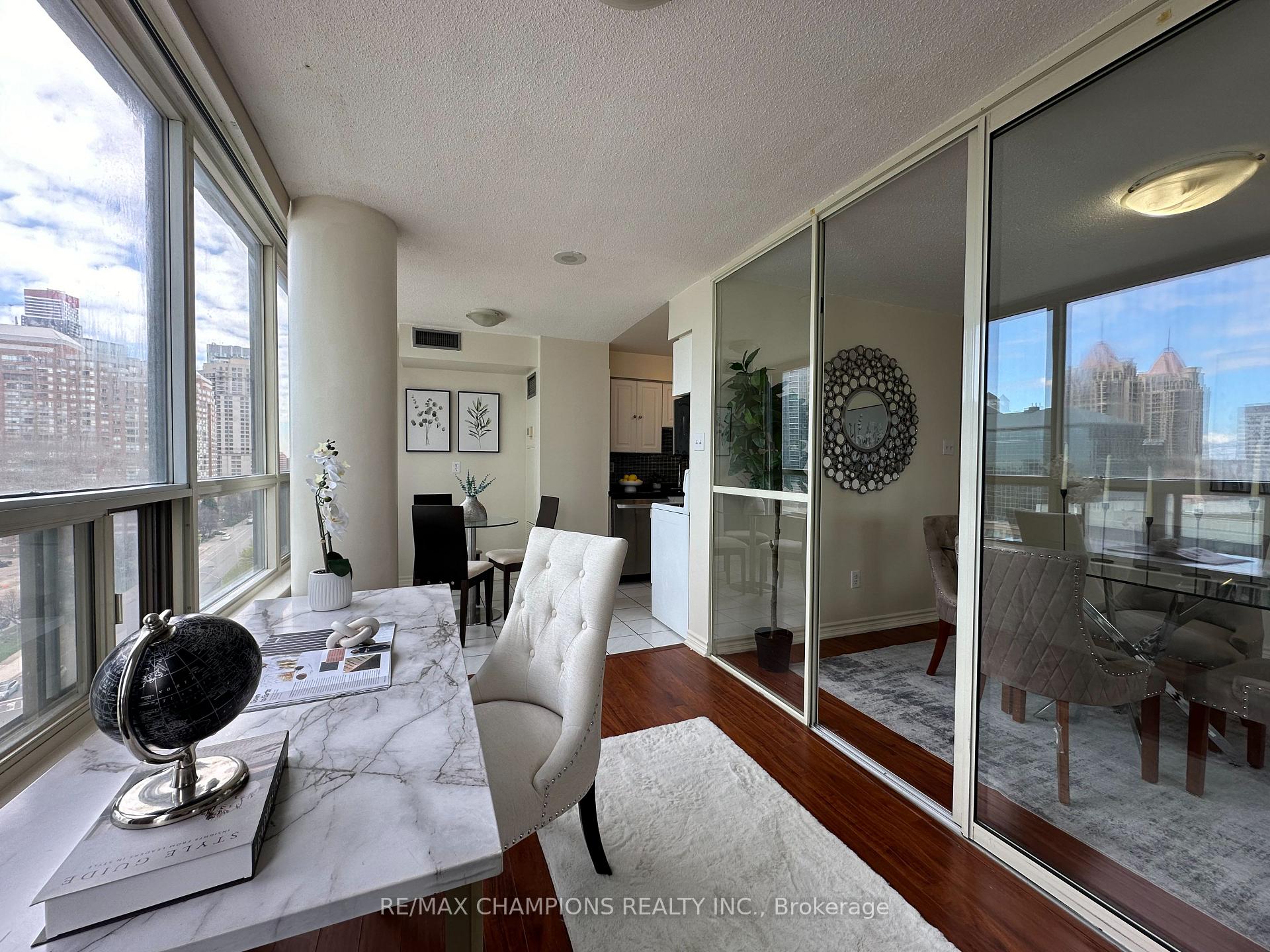 Photo 10 of Unit 1204, 400 Webb Drive, Mississauga, City Centre — HOMEH