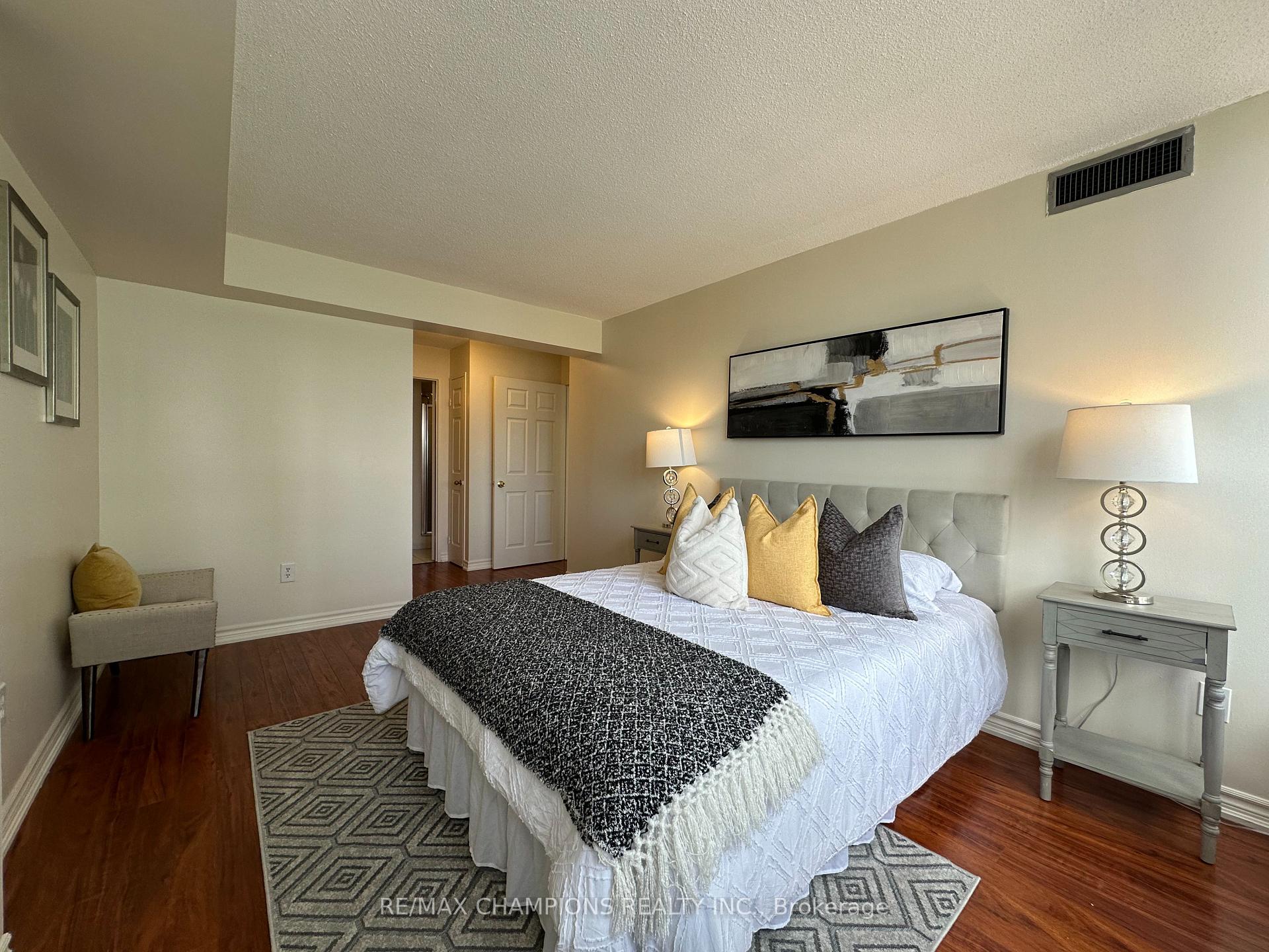 Photo 15 of Unit 1204, 400 Webb Drive, Mississauga, City Centre — HOMEH