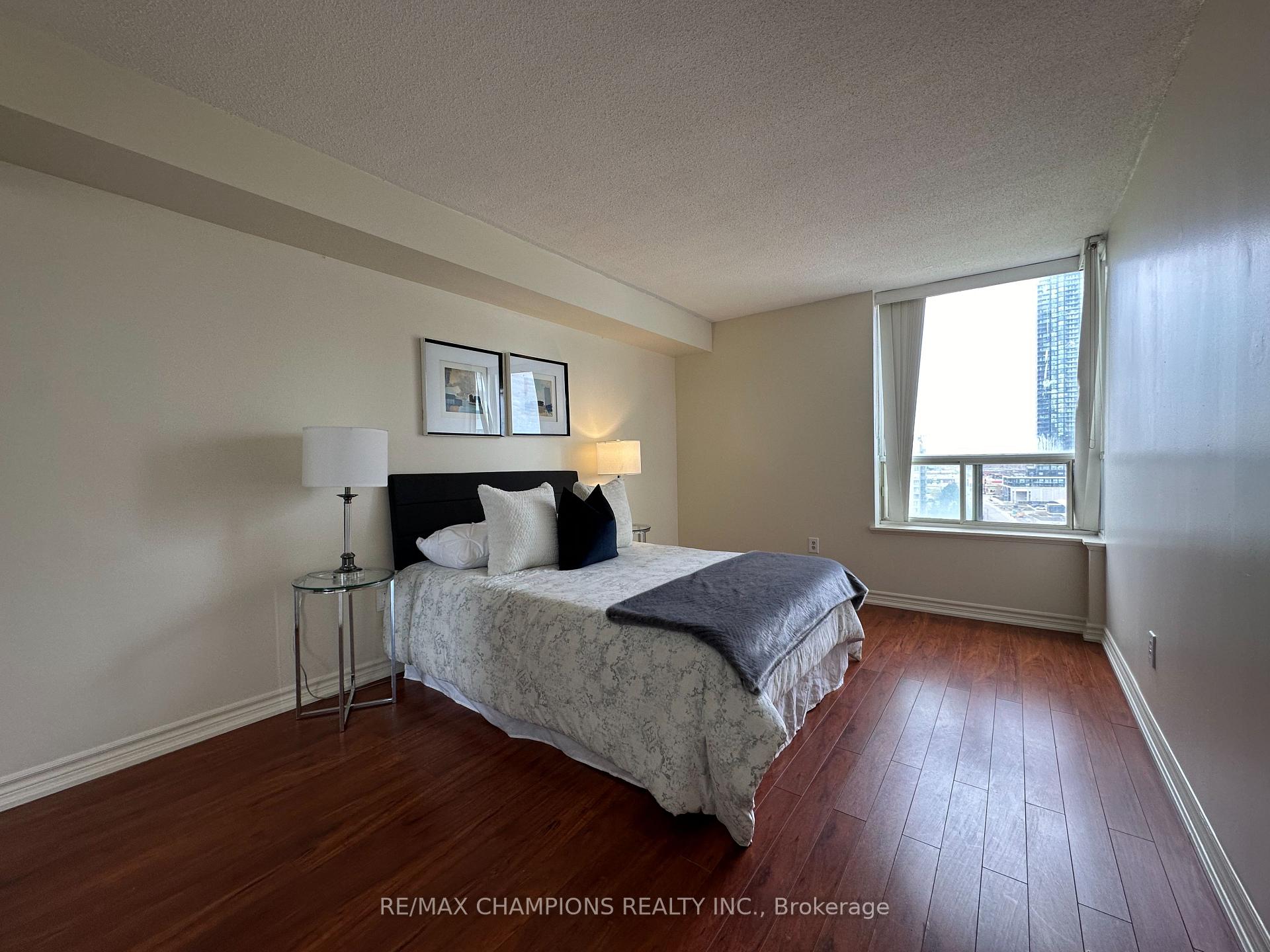 Photo 18 of Unit 1204, 400 Webb Drive, Mississauga, City Centre — HOMEH