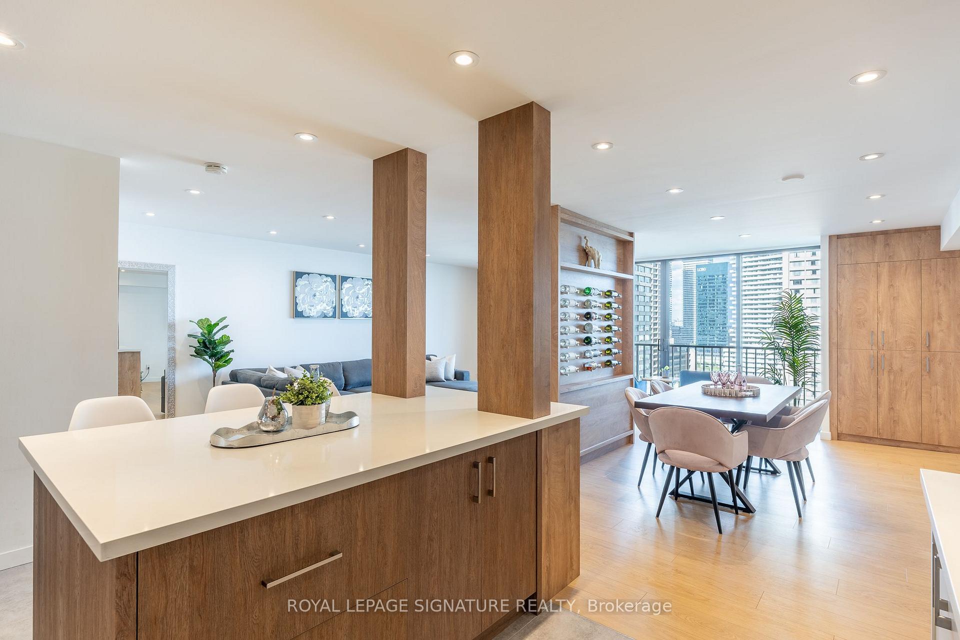 Photo 11 of Unit 1806, 33 Harbour Square, Toronto, Waterfront Communities — HOMEH
