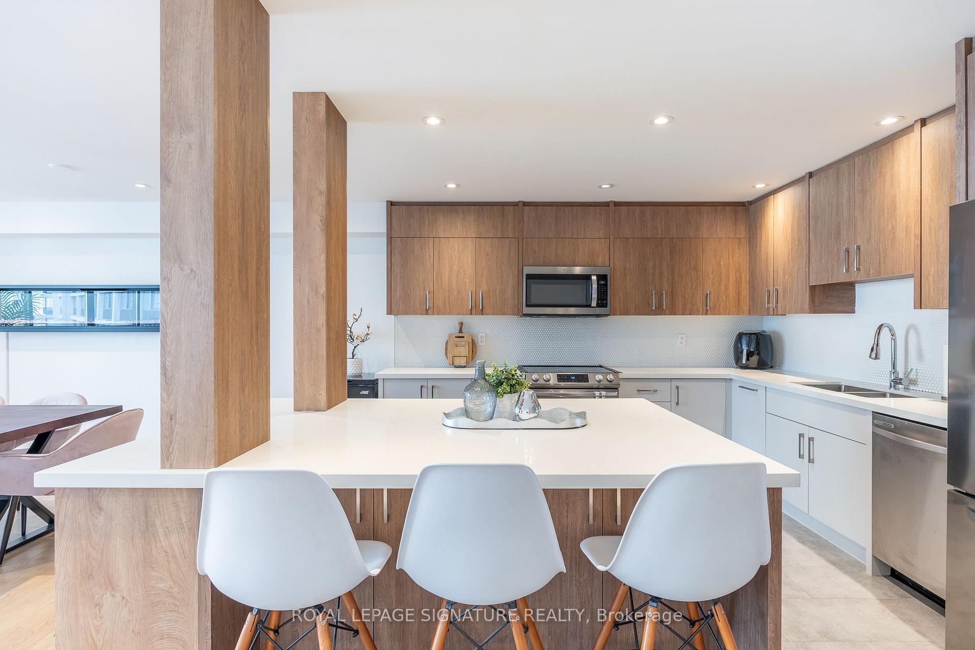 Photo 12 of Unit 1806, 33 Harbour Square, Toronto, Waterfront Communities — HOMEH