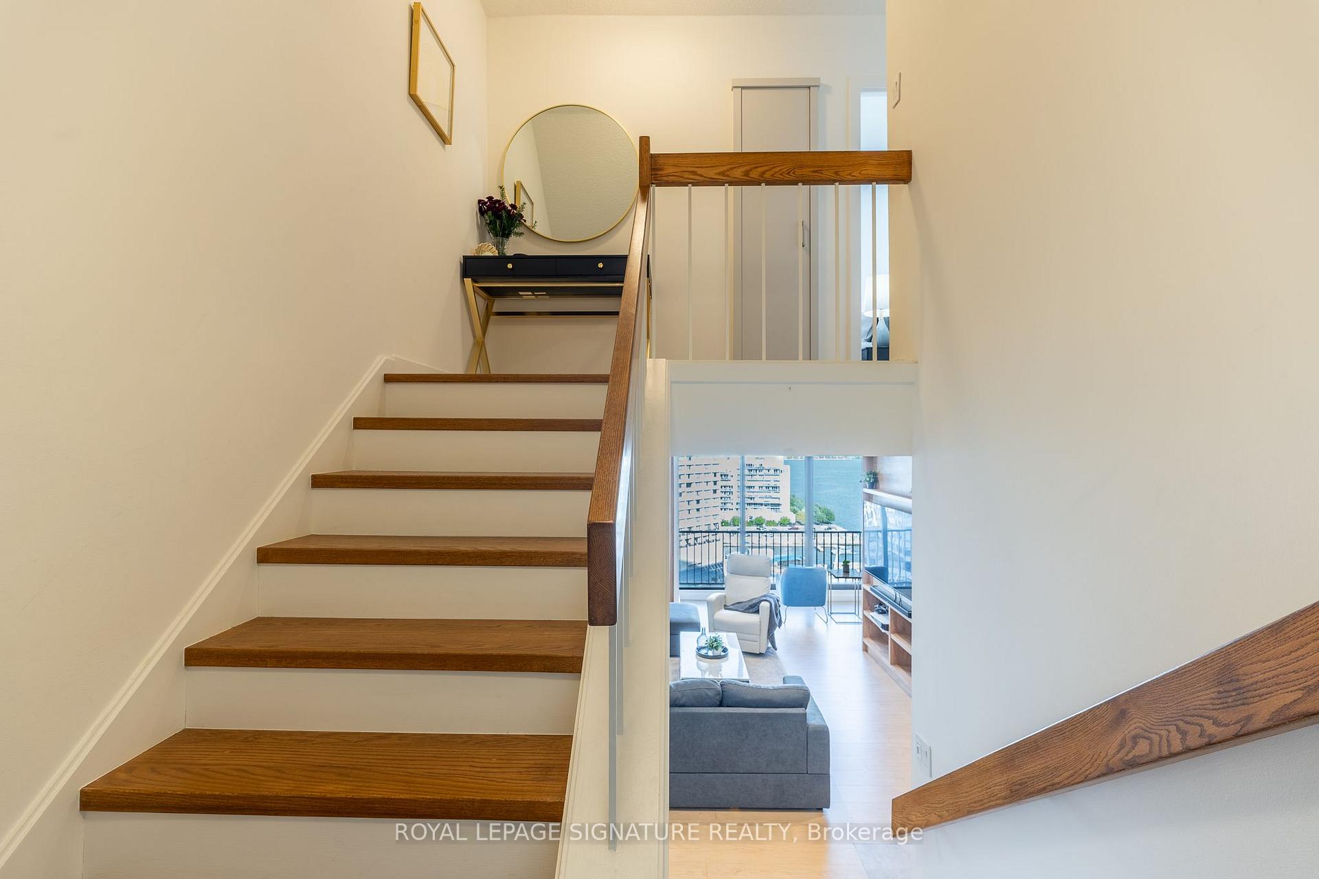 Photo 17 of Unit 1806, 33 Harbour Square, Toronto, Waterfront Communities — HOMEH