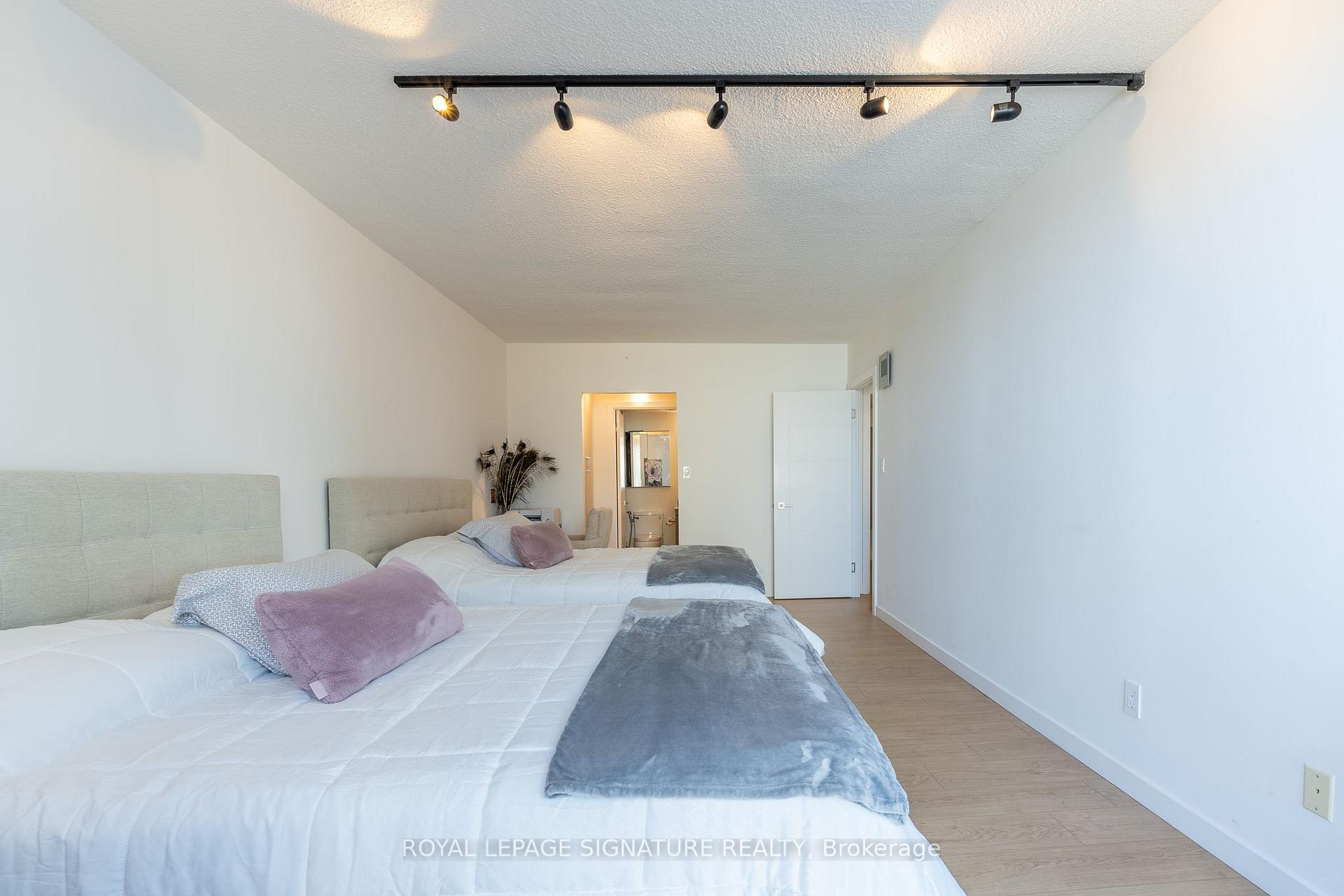 Photo 19 of Unit 1806, 33 Harbour Square, Toronto, Waterfront Communities — HOMEH